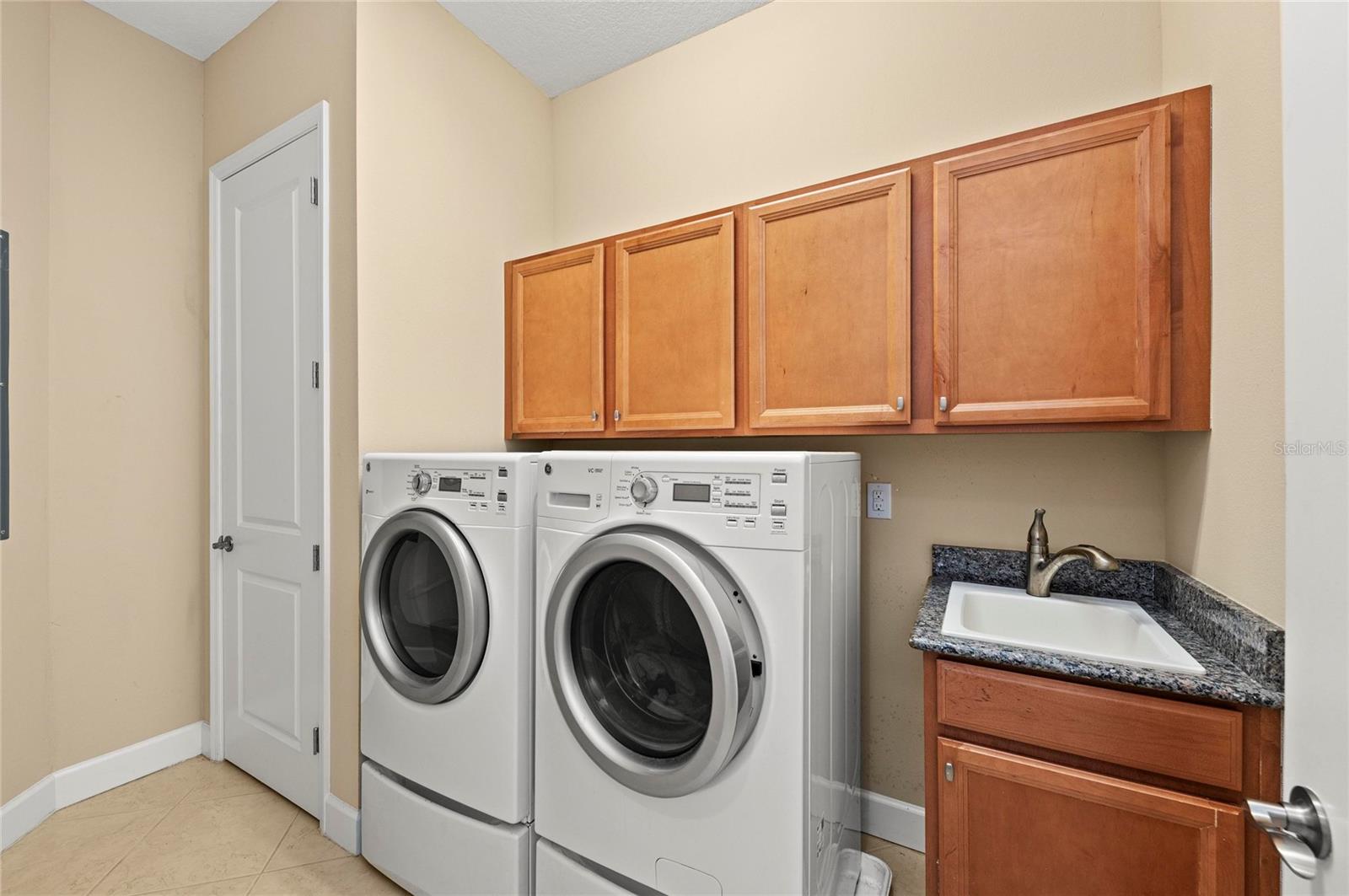 Image 61 of 100 For 266 Sapphire Lake Drive 202