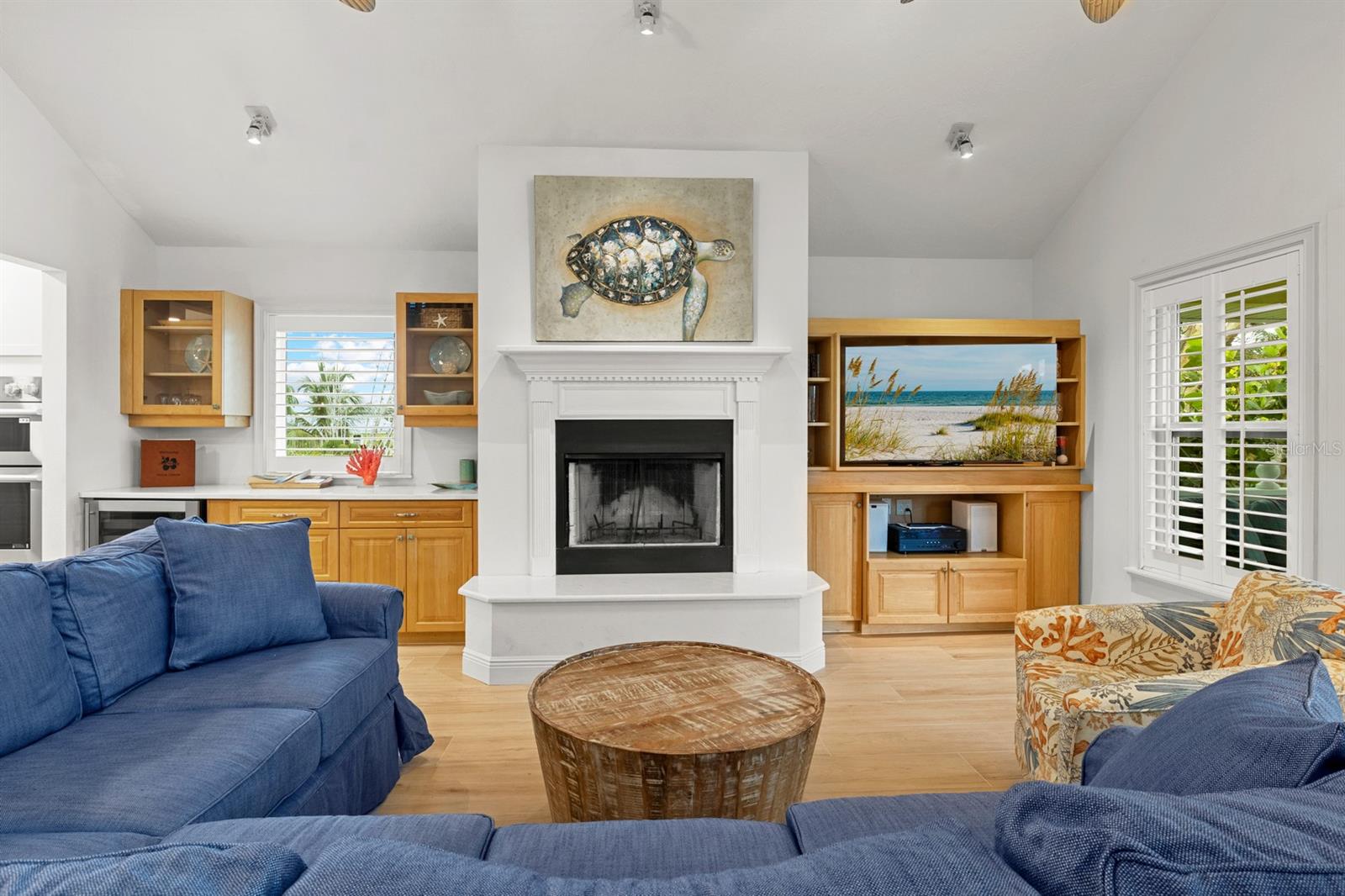 Image 11 of 63 For 705 Shore Drive