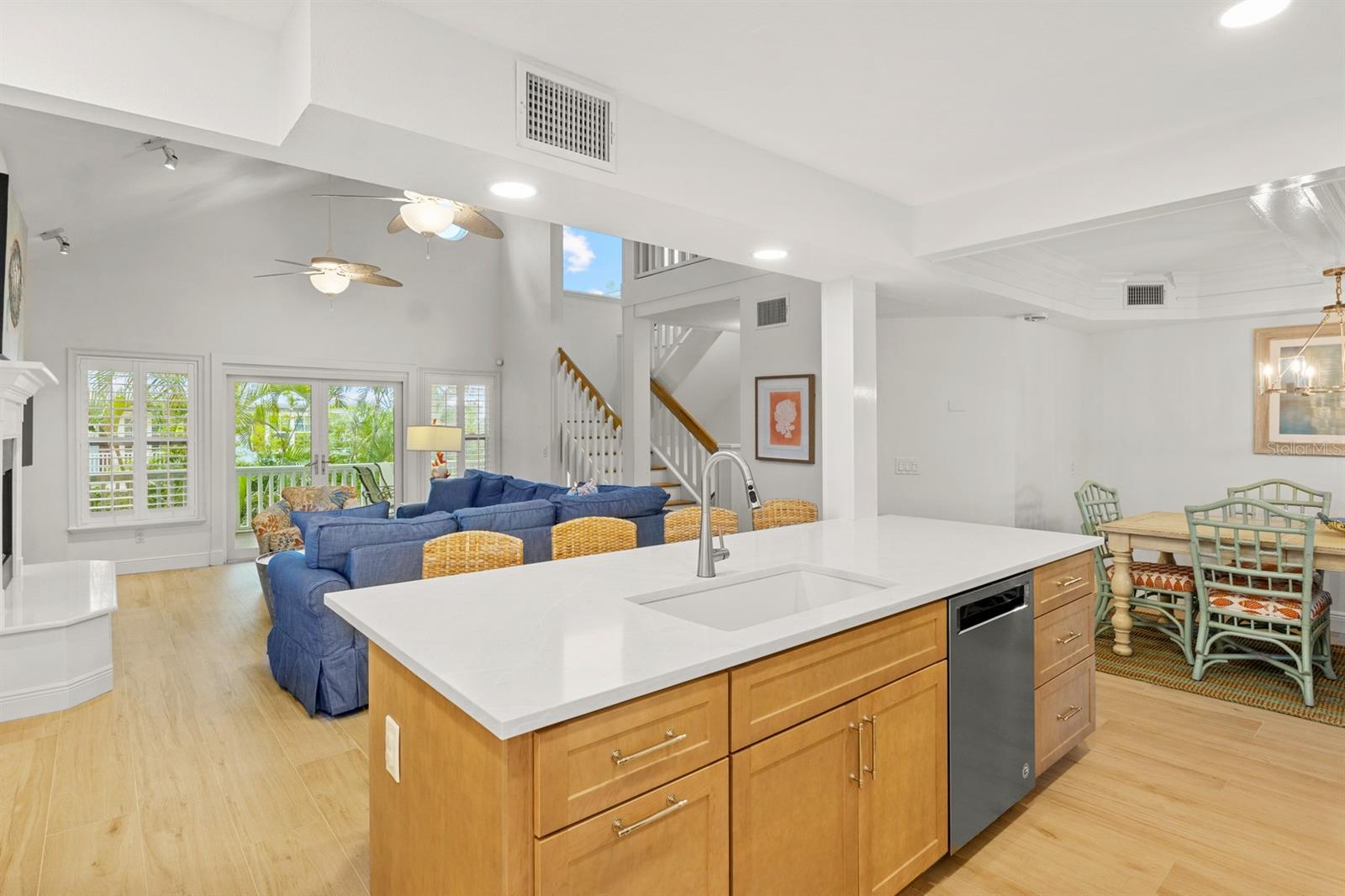 Image 21 of 63 For 705 Shore Drive