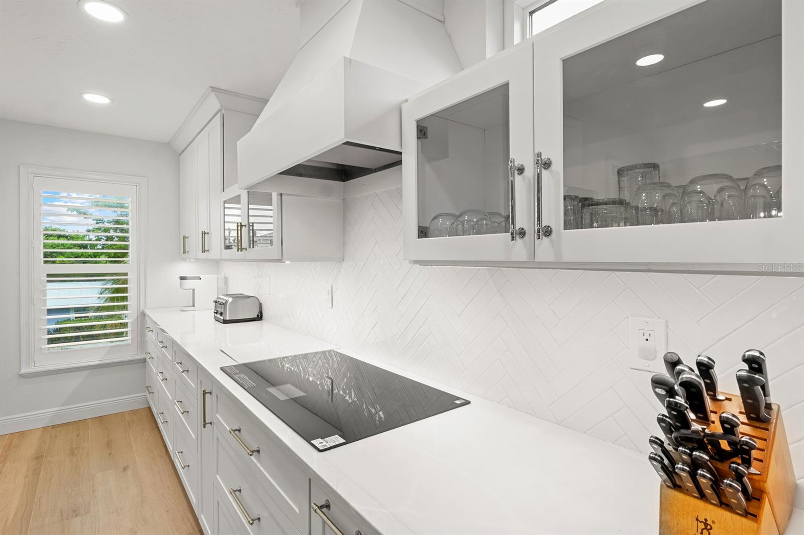 Image 24 of 63 For 705 Shore Drive