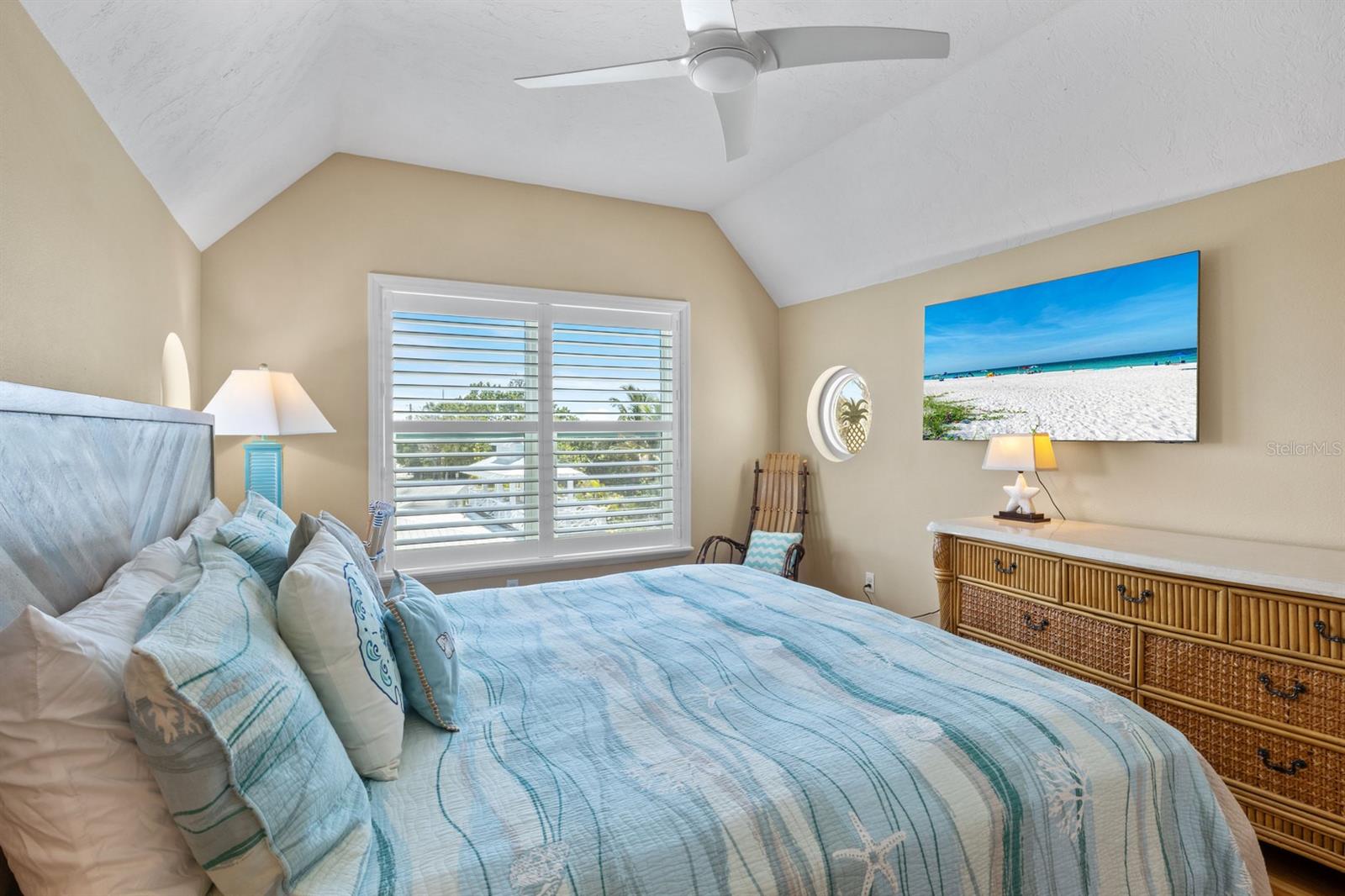 Image 45 of 63 For 705 Shore Drive