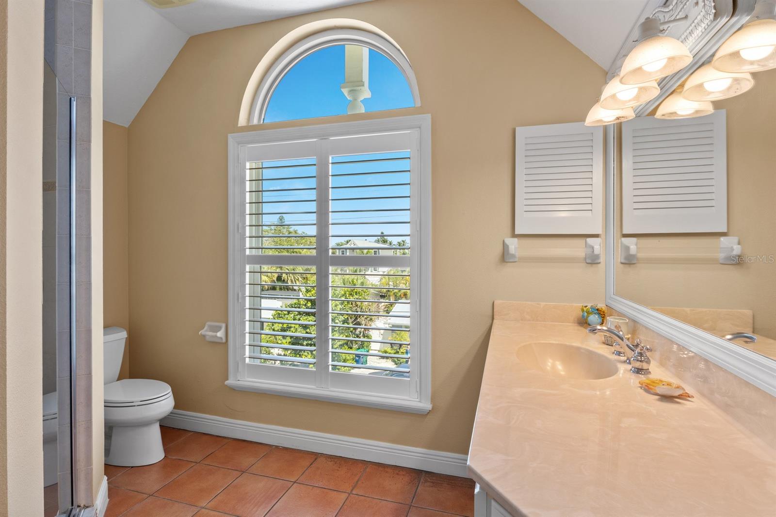 Image 46 of 63 For 705 Shore Drive