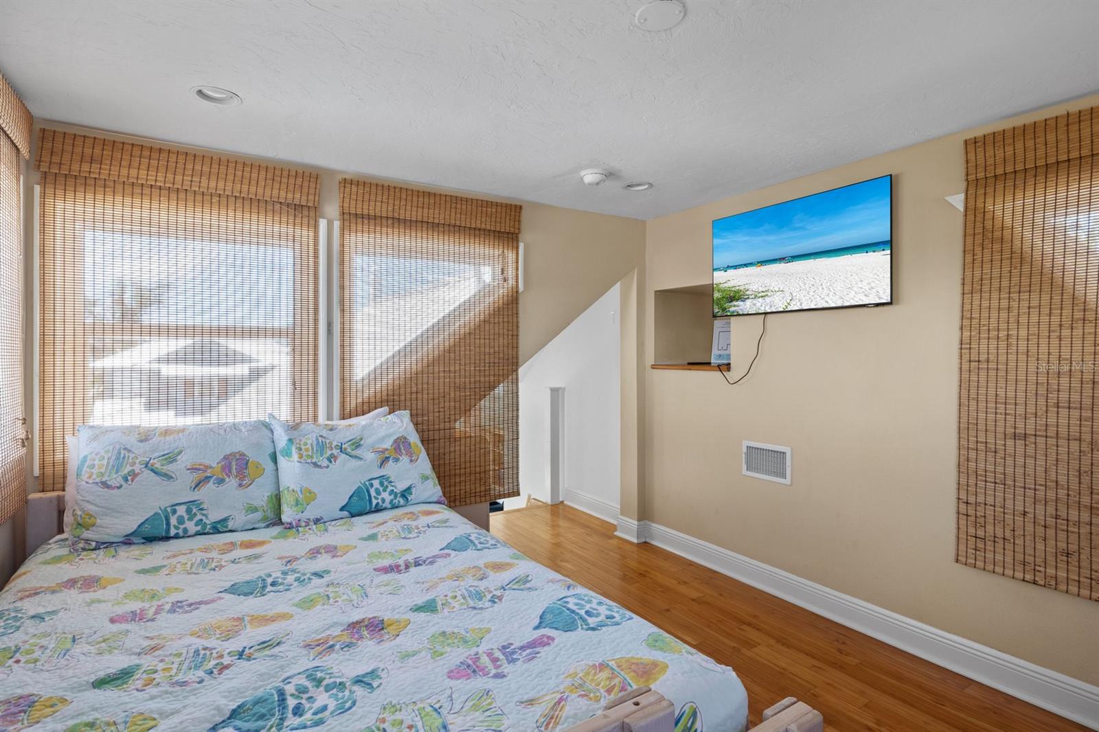 Image 51 of 63 For 705 Shore Drive