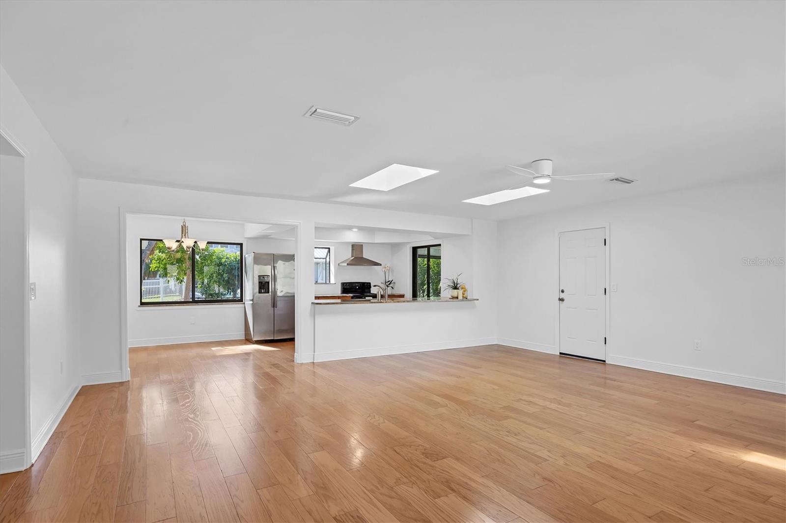 Image 10 of 39 For 1632 Worrington Street