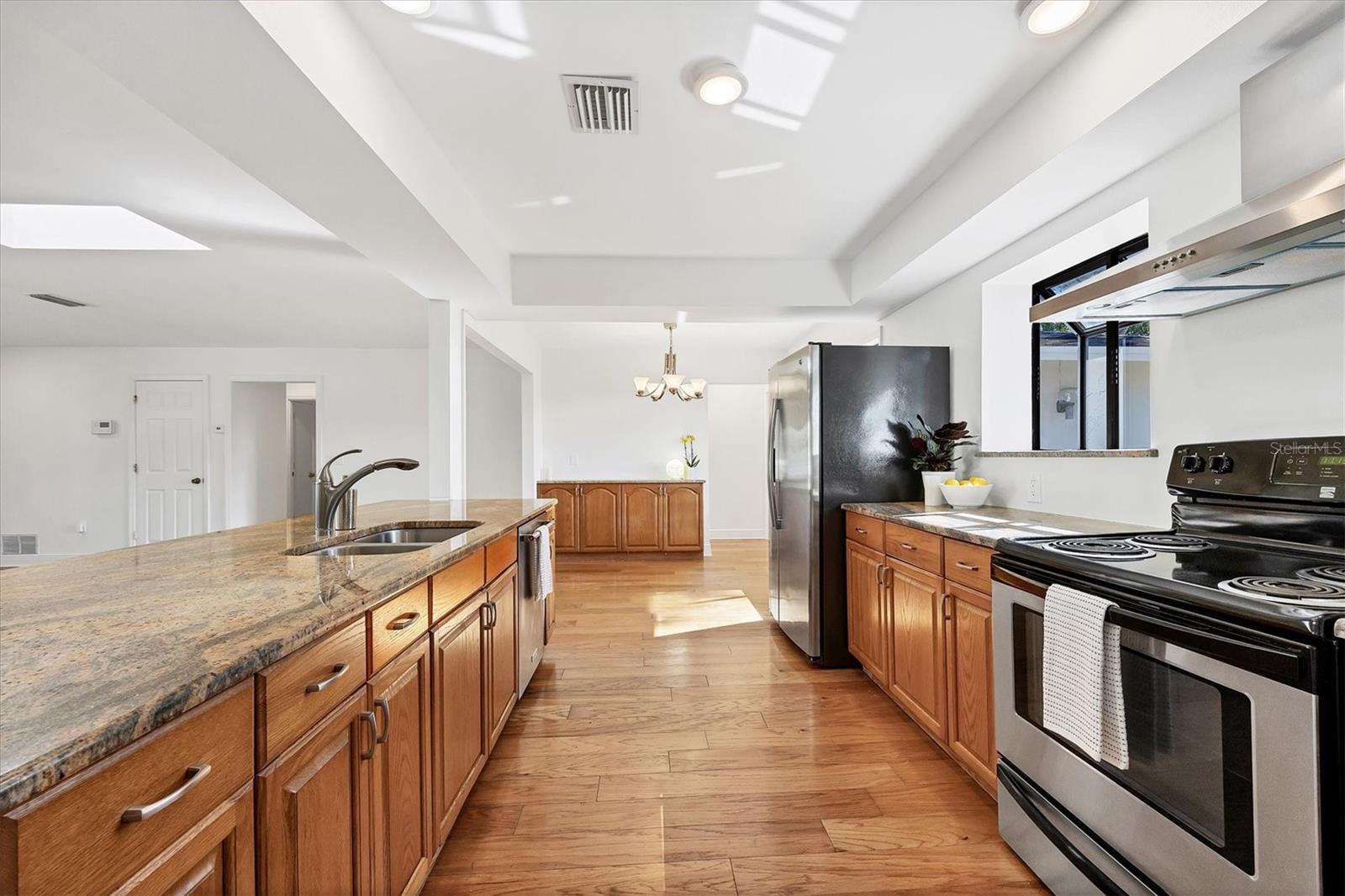 Image 15 of 39 For 1632 Worrington Street