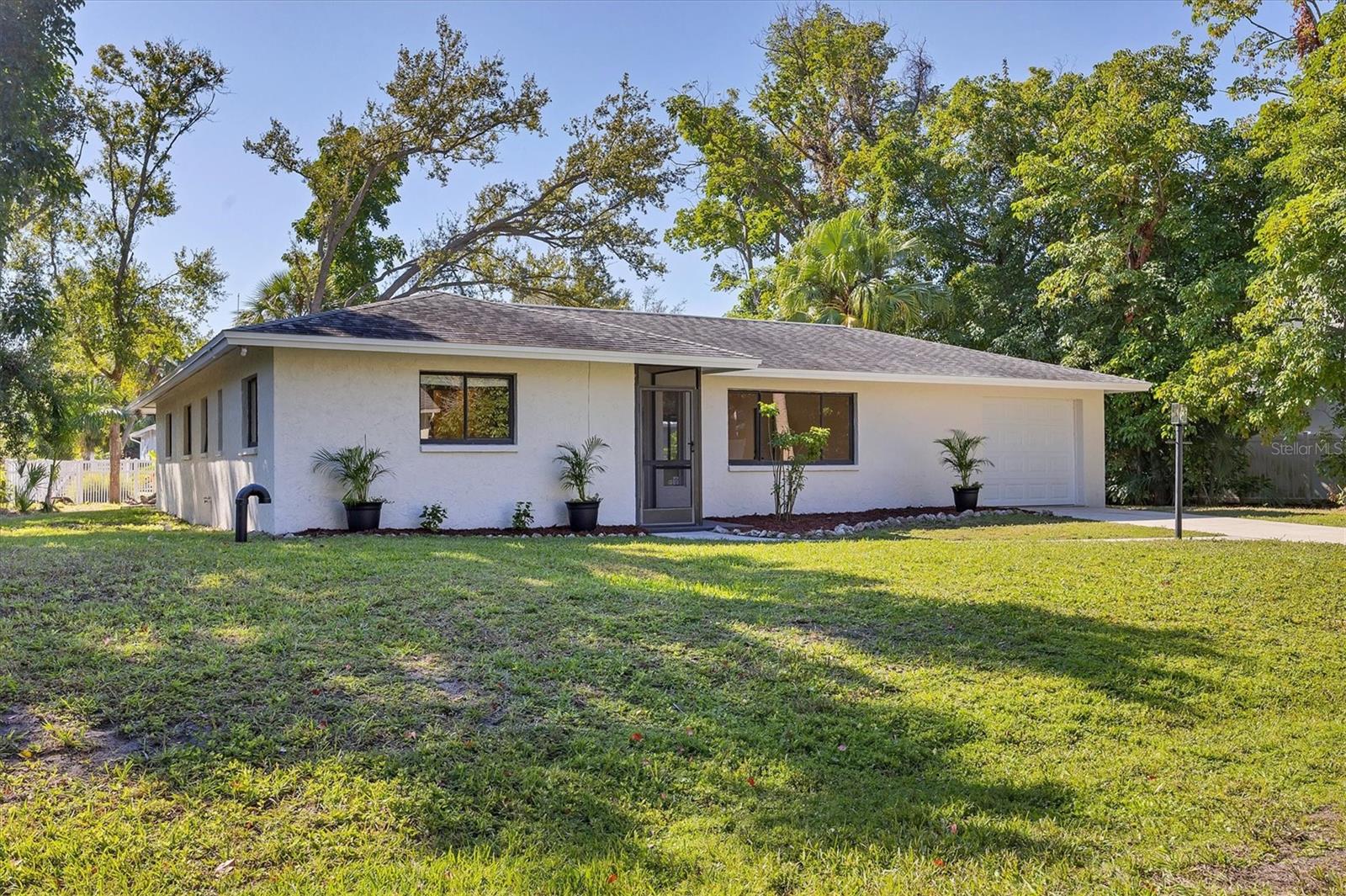 Image 2 of 39 For 1632 Worrington Street