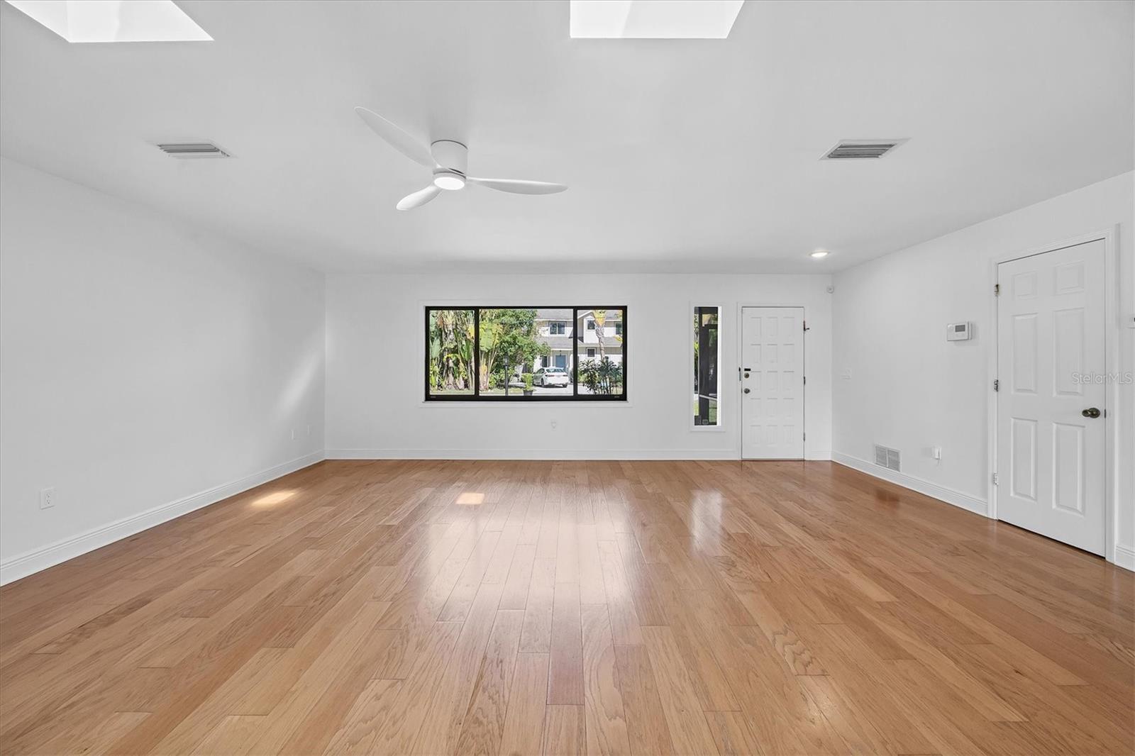 Image 6 of 39 For 1632 Worrington Street