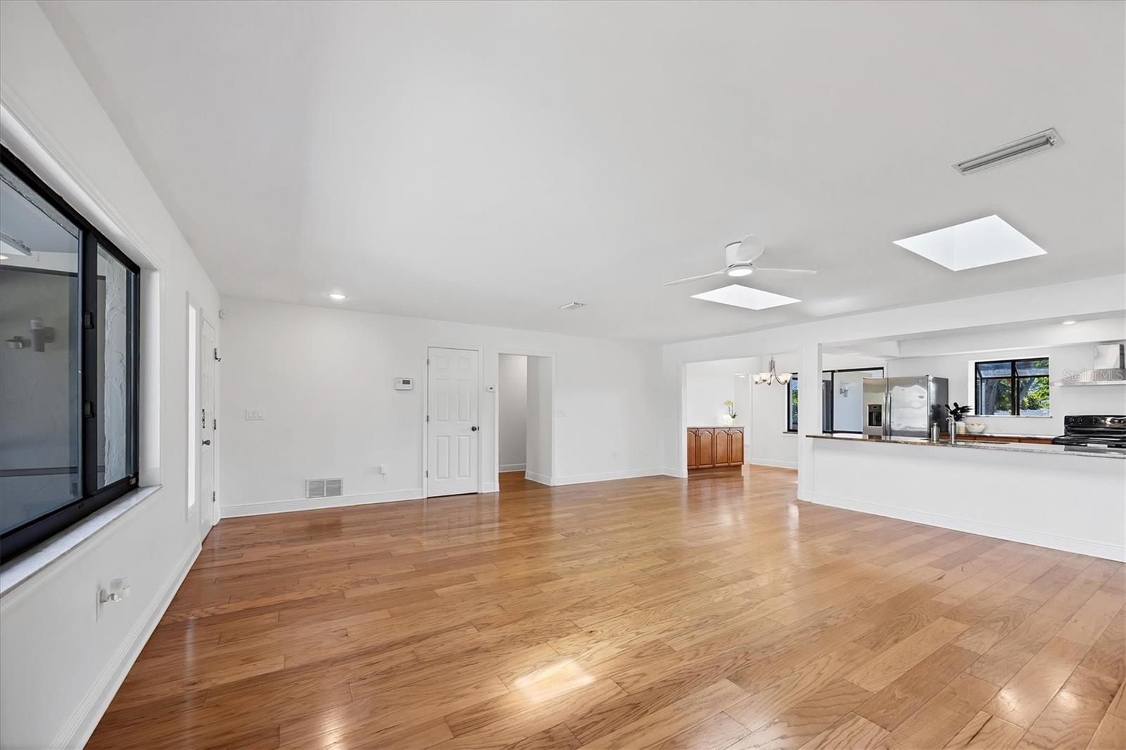 Image 9 of 39 For 1632 Worrington Street