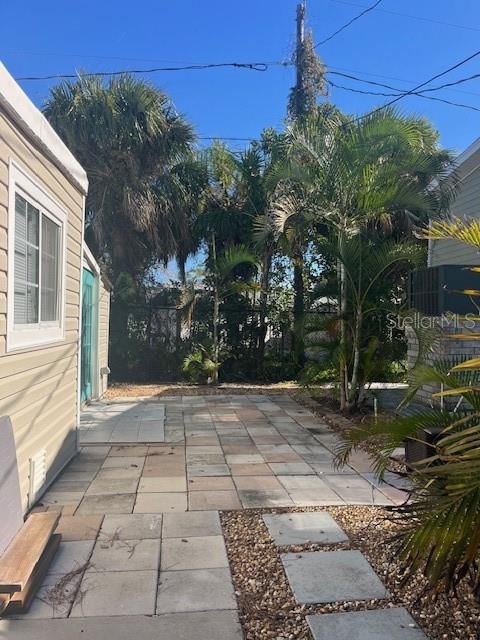 Image 18 of 49 For 10315 Cortez Rd W  1b