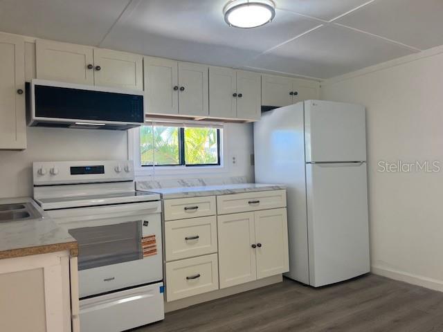 Image 2 of 49 For 10315 Cortez Rd W  1b