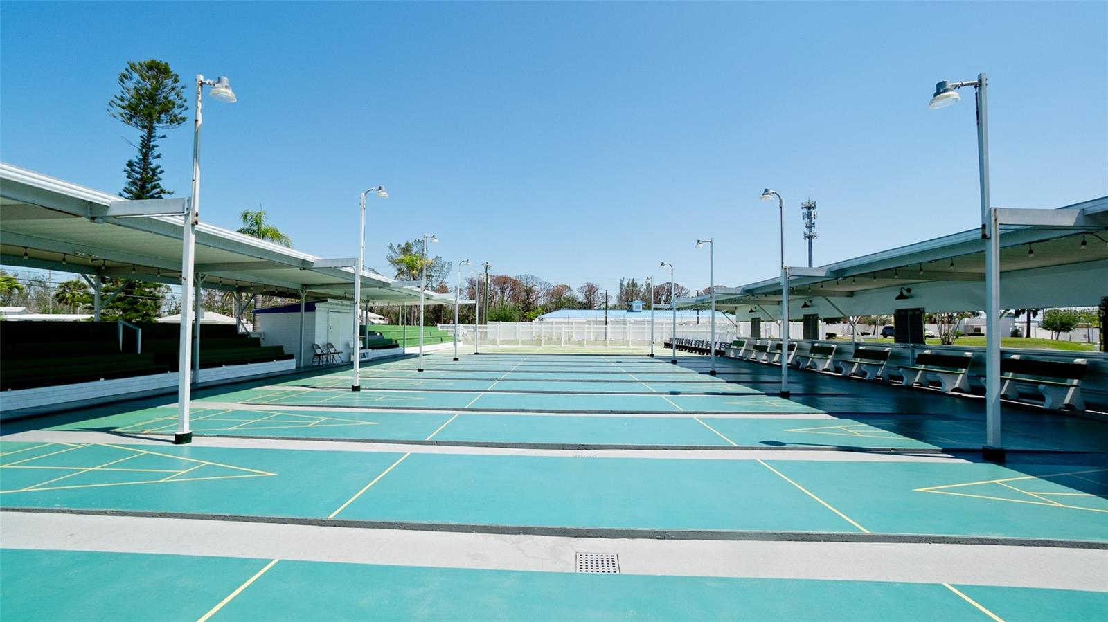 Image 35 of 49 For 10315 Cortez Rd W  1b