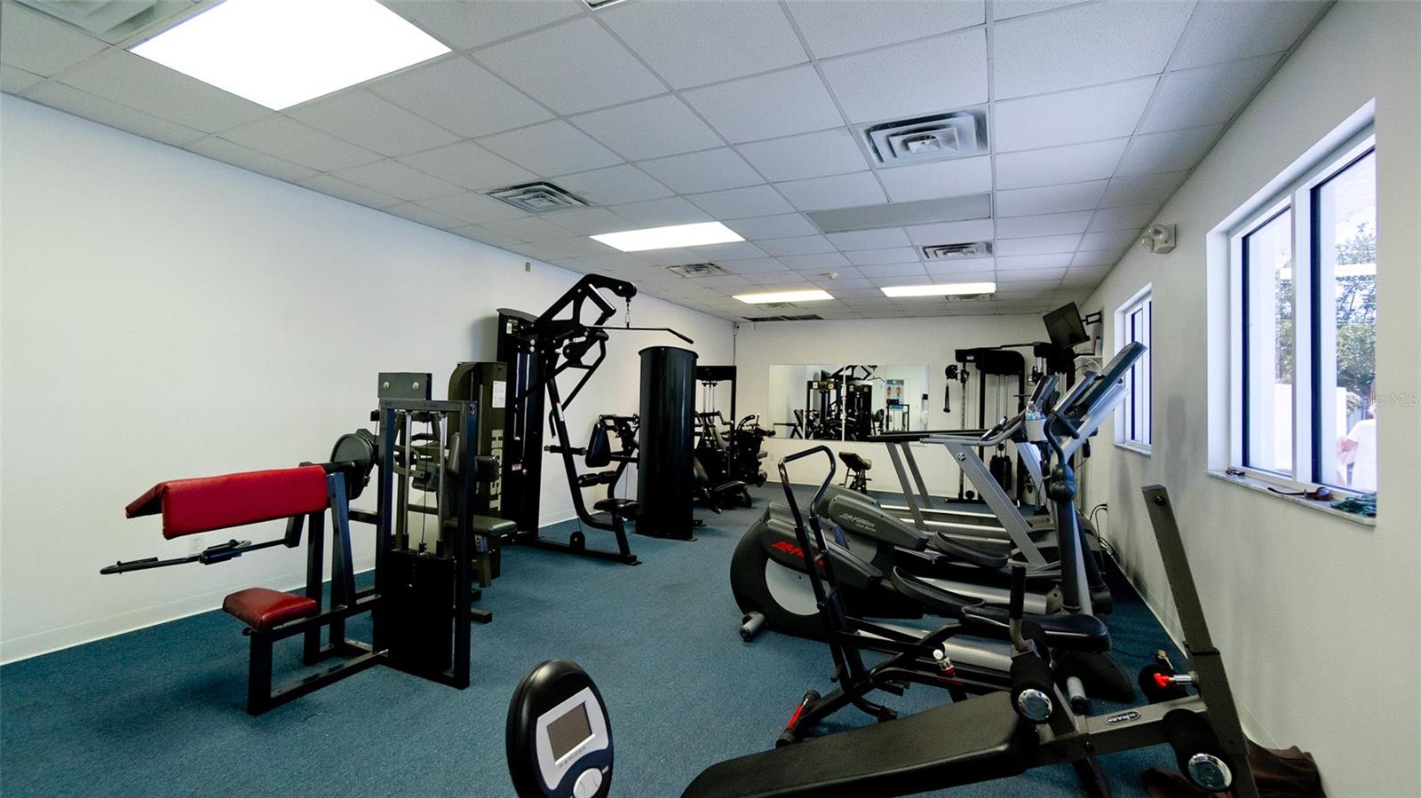 Image 38 of 49 For 10315 Cortez Rd W  1b