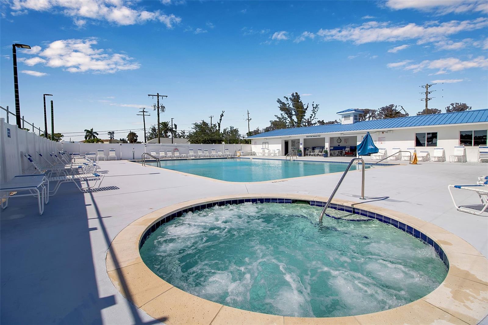 Image 46 of 49 For 10315 Cortez Rd W  1b