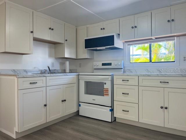 Image 6 of 49 For 10315 Cortez Rd W  1b