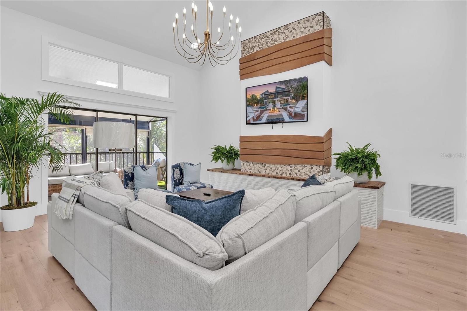 Image 11 of 77 For 4004 Bayside Court