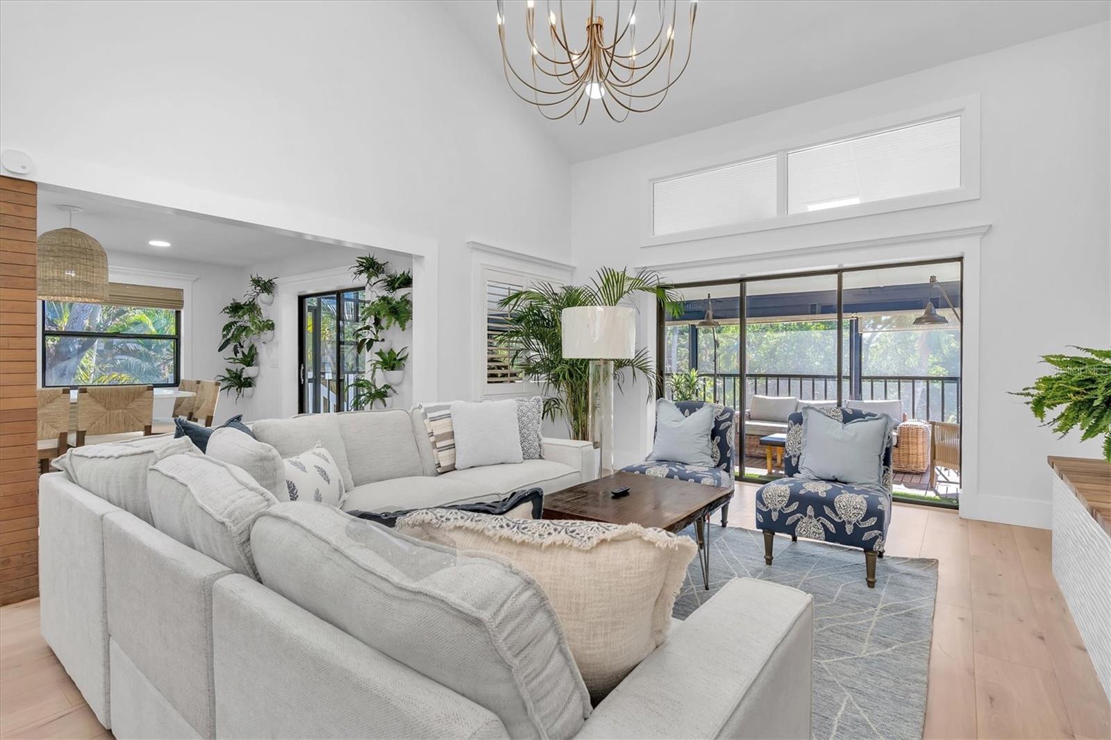 Image 12 of 77 For 4004 Bayside Court