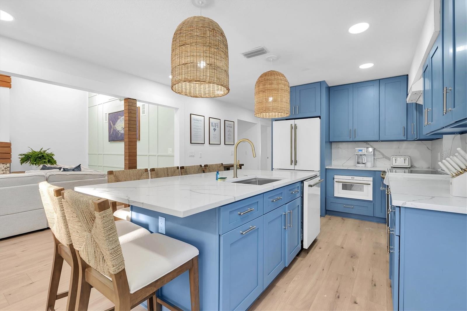 Image 18 of 77 For 4004 Bayside Court