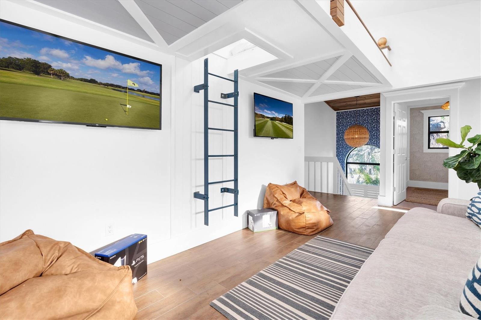 Image 22 of 77 For 4004 Bayside Court