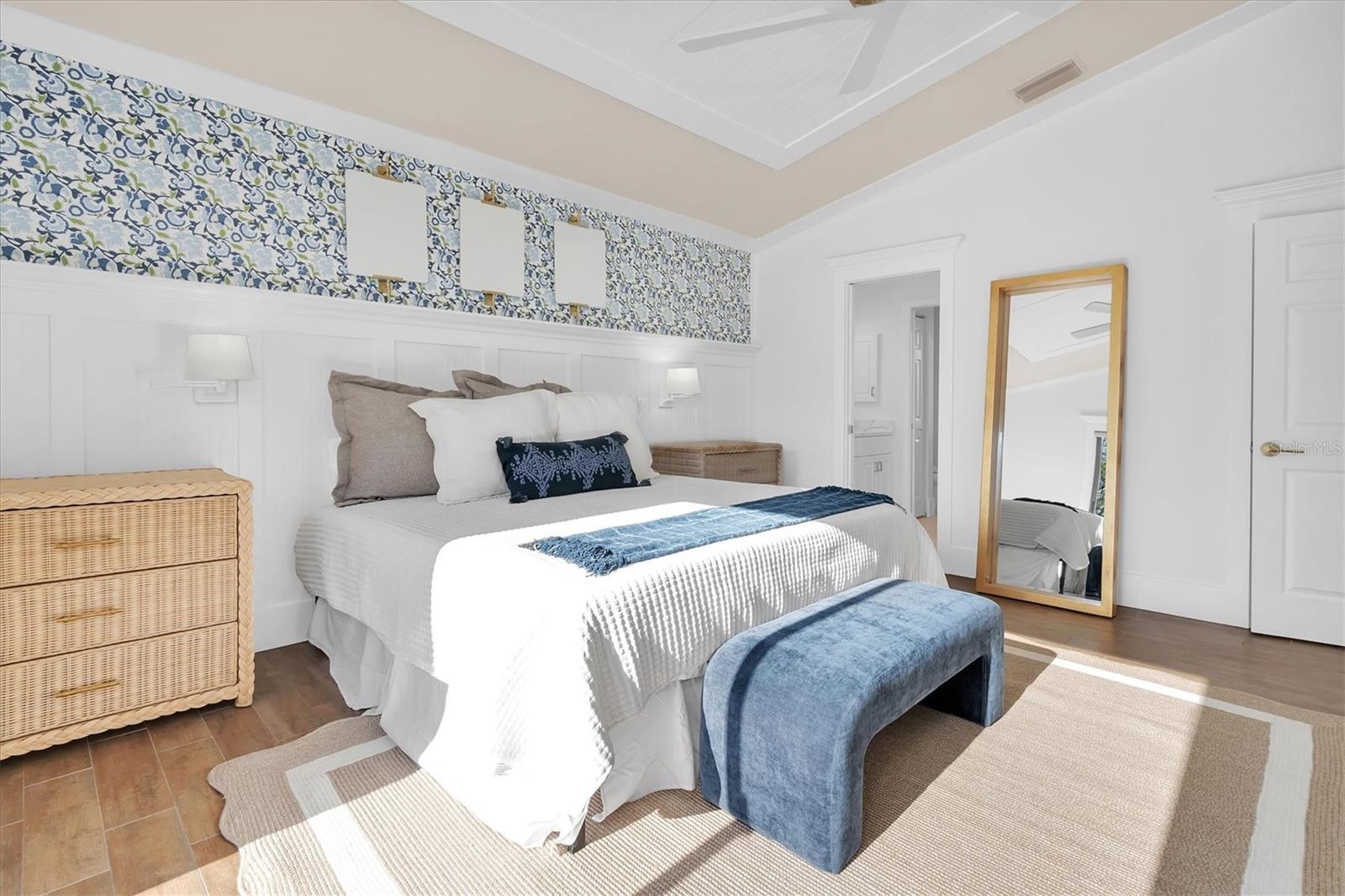 Image 25 of 77 For 4004 Bayside Court