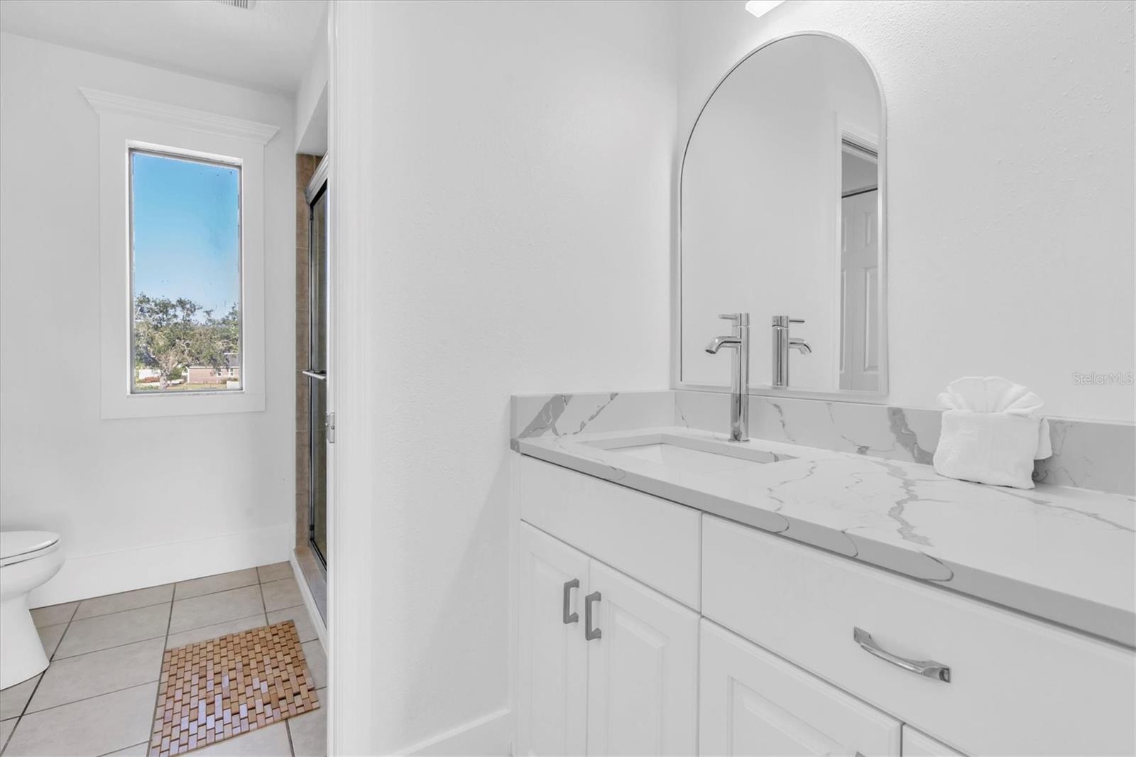 Image 27 of 77 For 4004 Bayside Court