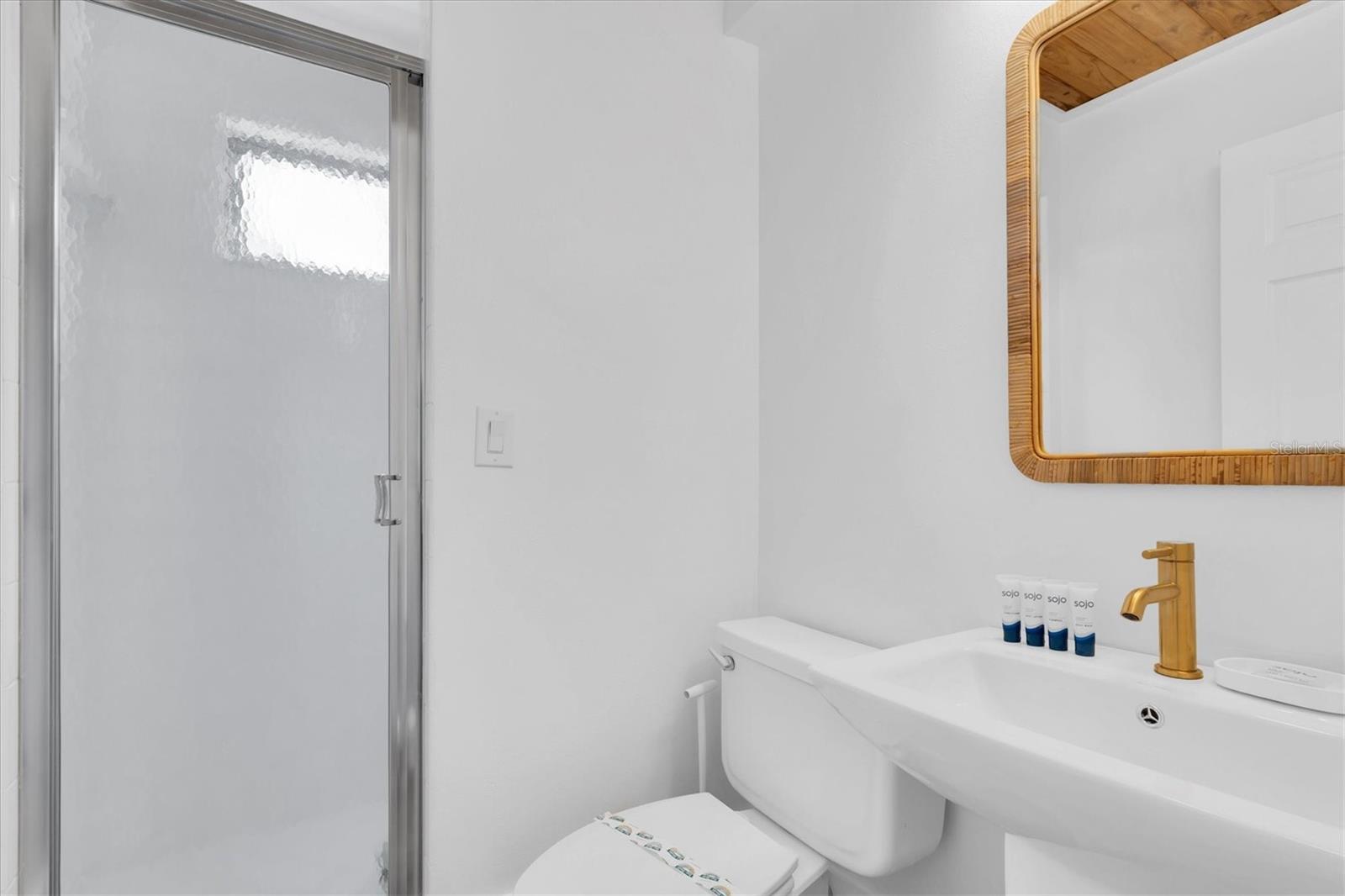 Image 33 of 77 For 4004 Bayside Court