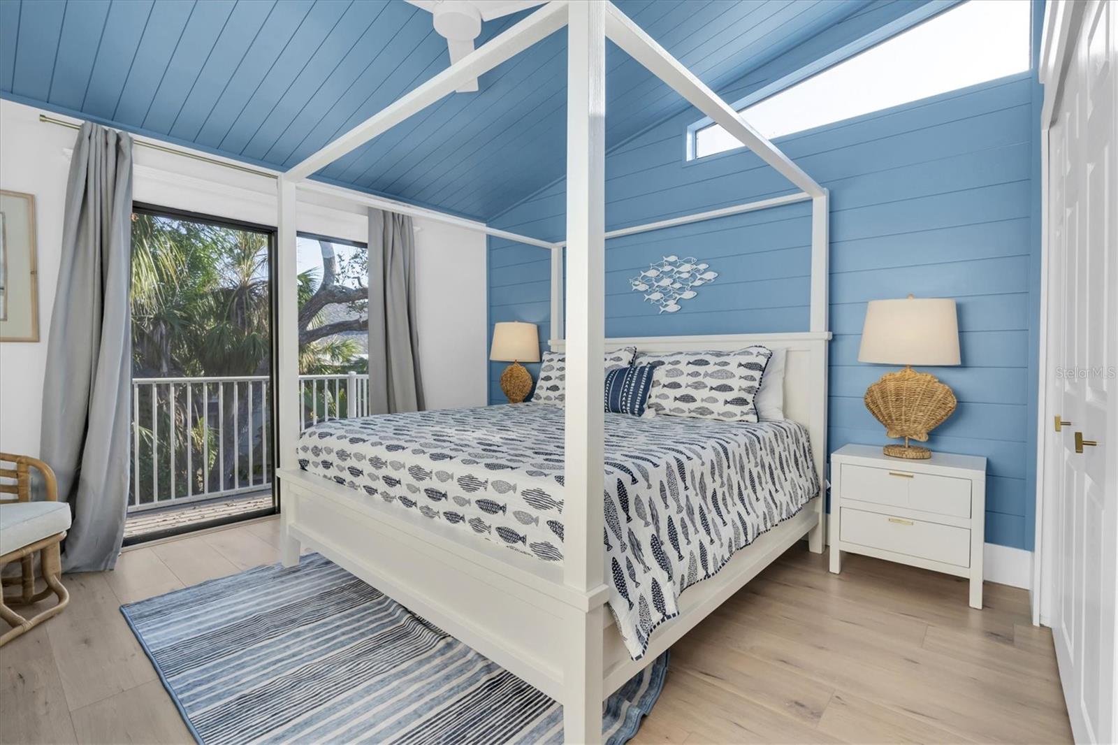 Image 41 of 77 For 4004 Bayside Court