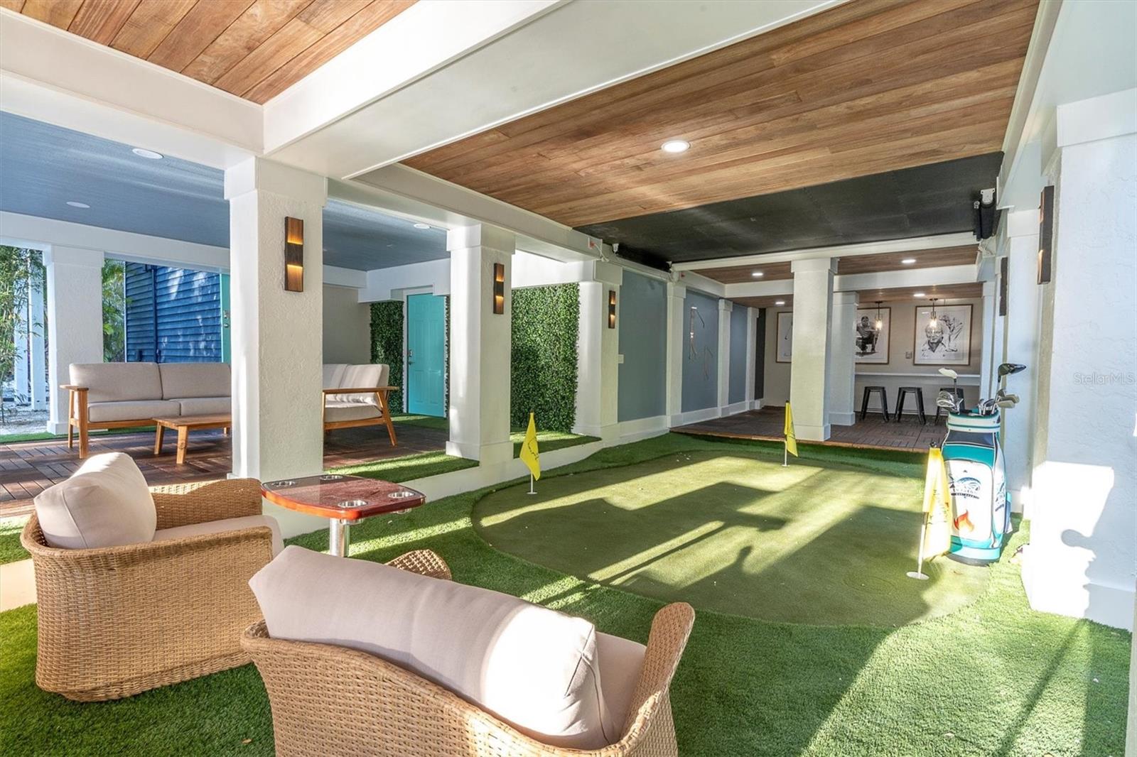 Image 45 of 77 For 4004 Bayside Court