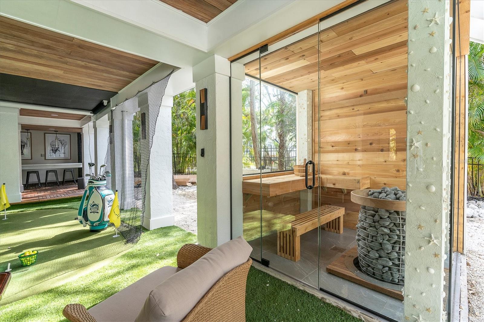 Image 47 of 77 For 4004 Bayside Court