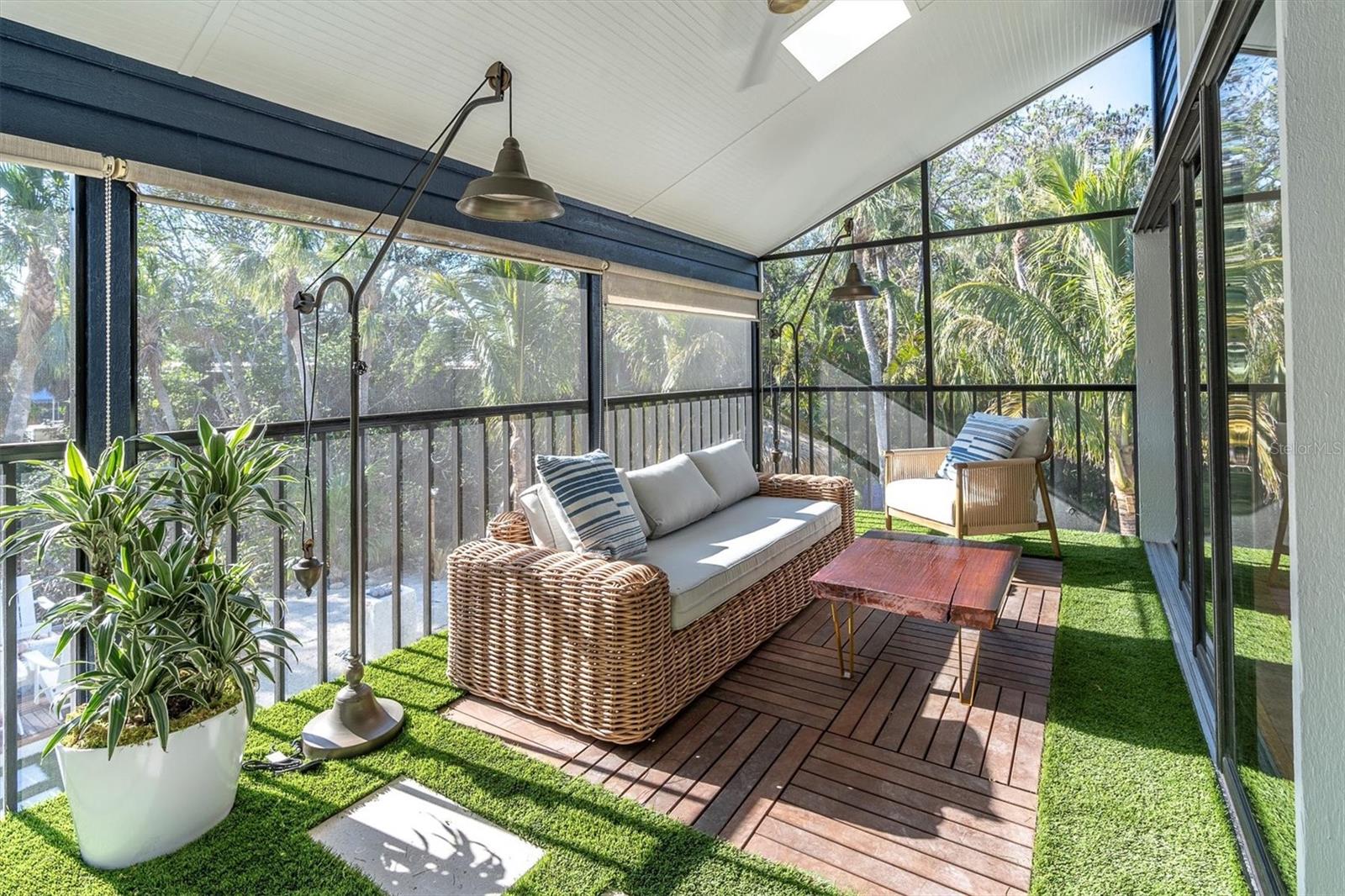 Image 51 of 77 For 4004 Bayside Court