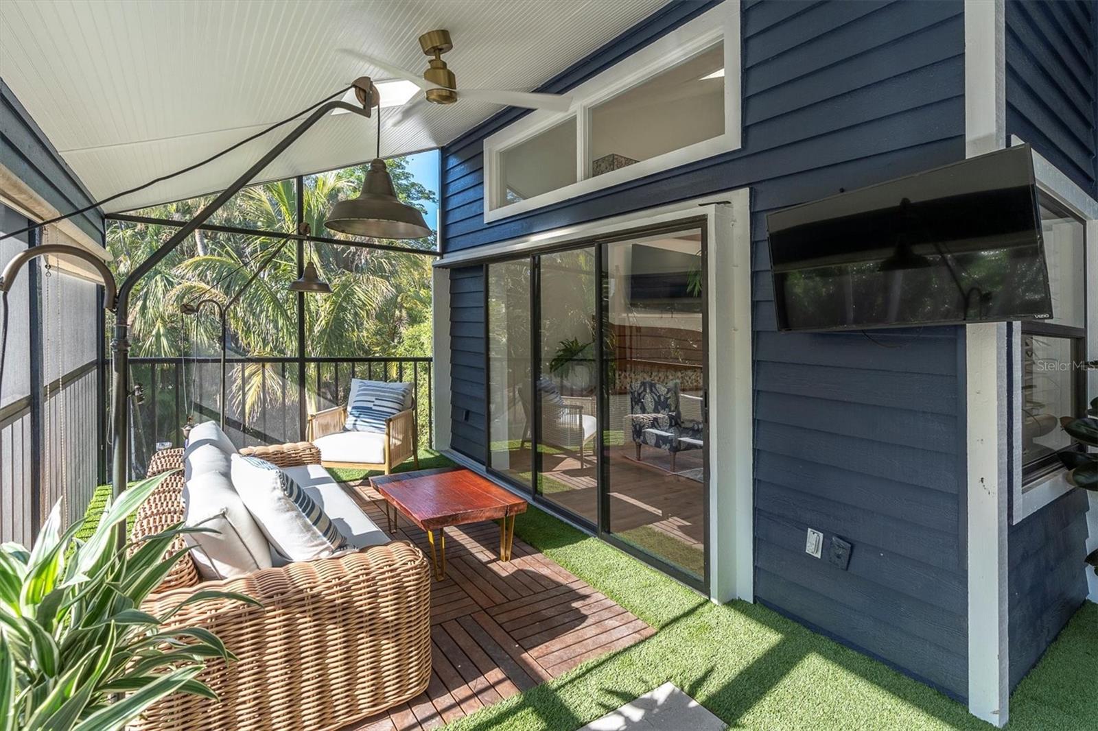 Image 52 of 77 For 4004 Bayside Court