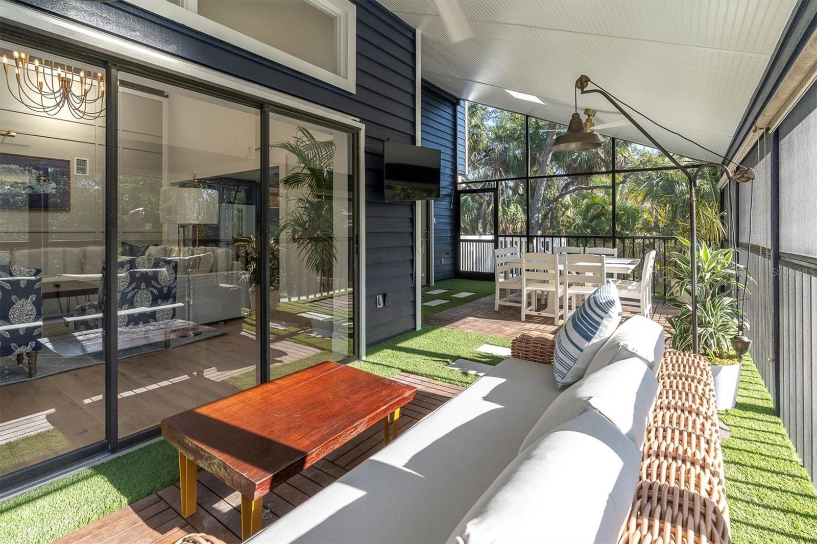 Image 54 of 77 For 4004 Bayside Court