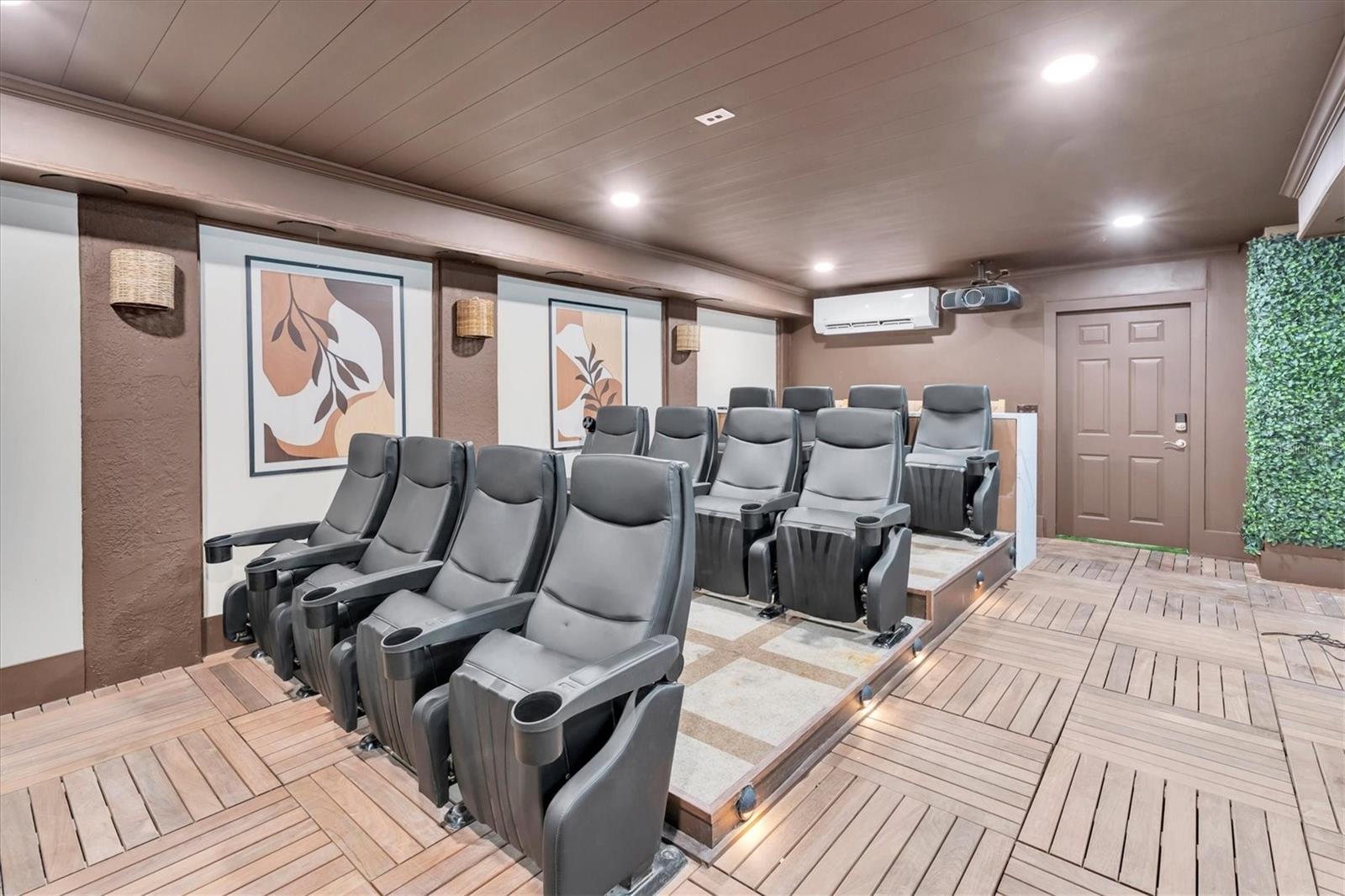 Image 9 of 77 For 4004 Bayside Court