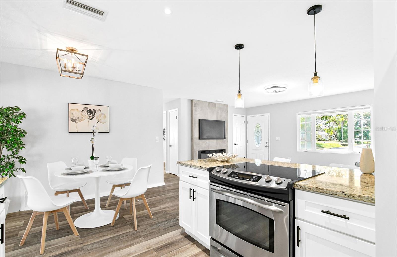 Image 18 of 38 For 4697 Linwood Street