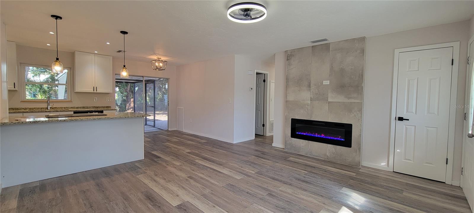 Image 3 of 38 For 4697 Linwood Street