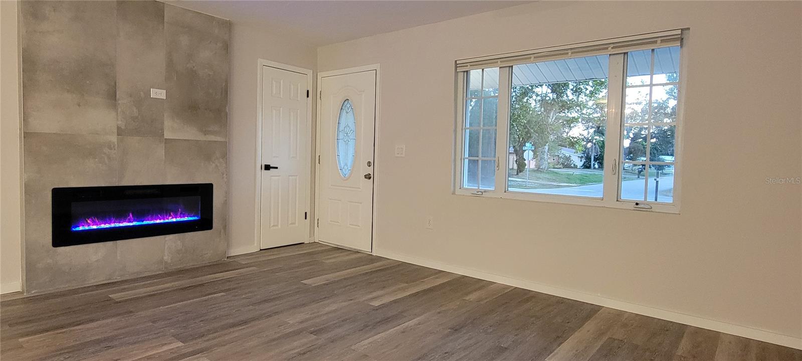 Image 4 of 38 For 4697 Linwood Street