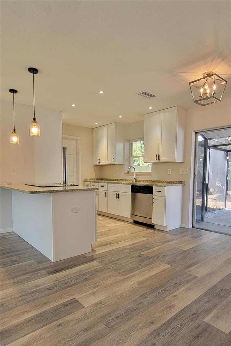 Image 5 of 38 For 4697 Linwood Street