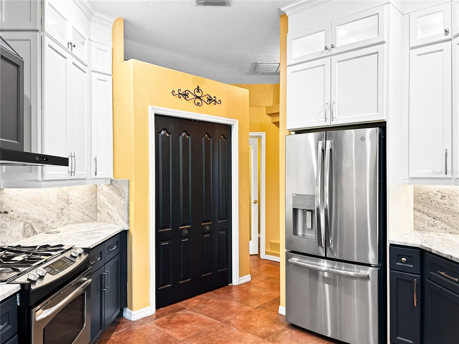 Image 11 of 45 For 5137 Redbriar Court