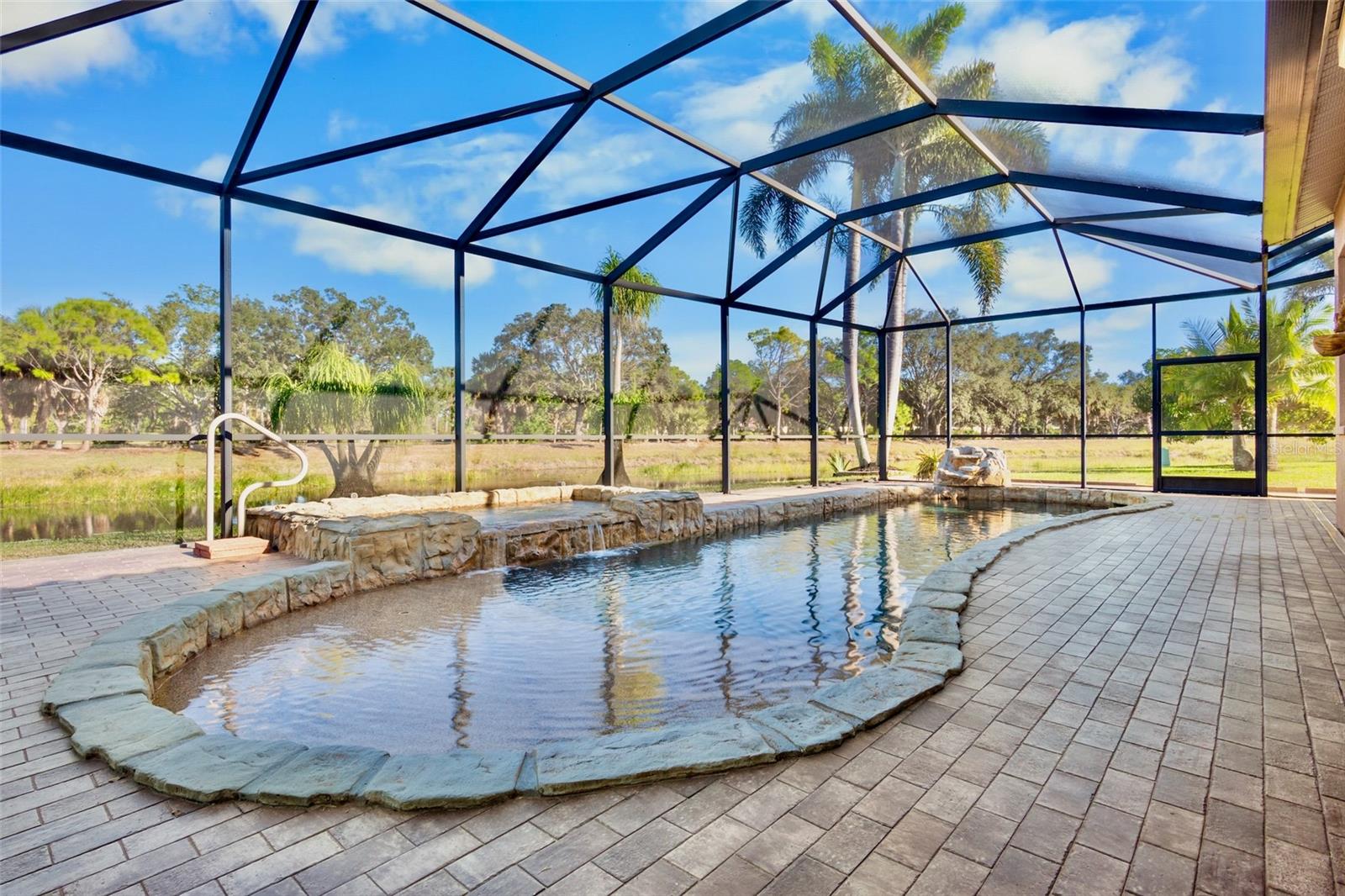 Image 18 of 45 For 5137 Redbriar Court