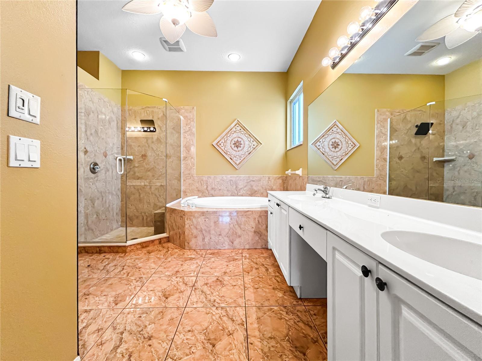 Image 23 of 45 For 5137 Redbriar Court