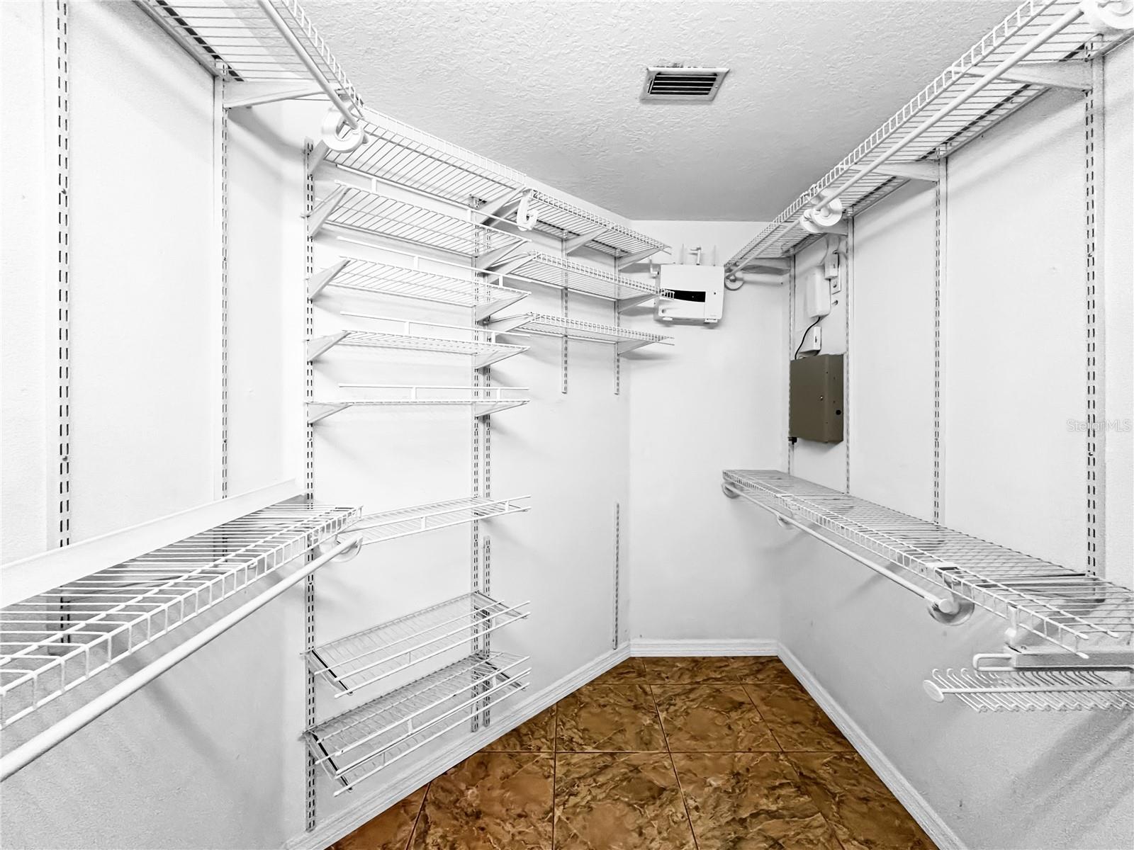 Image 31 of 45 For 5137 Redbriar Court