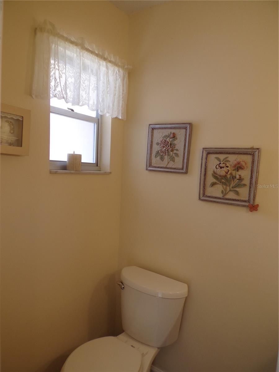 Image 12 of 54 For 608 Park Circle