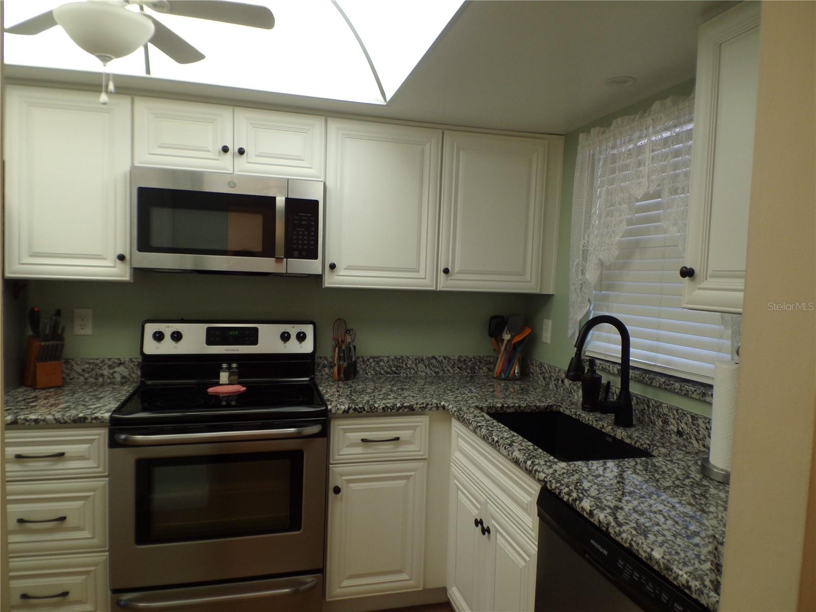 Image 15 of 54 For 608 Park Circle