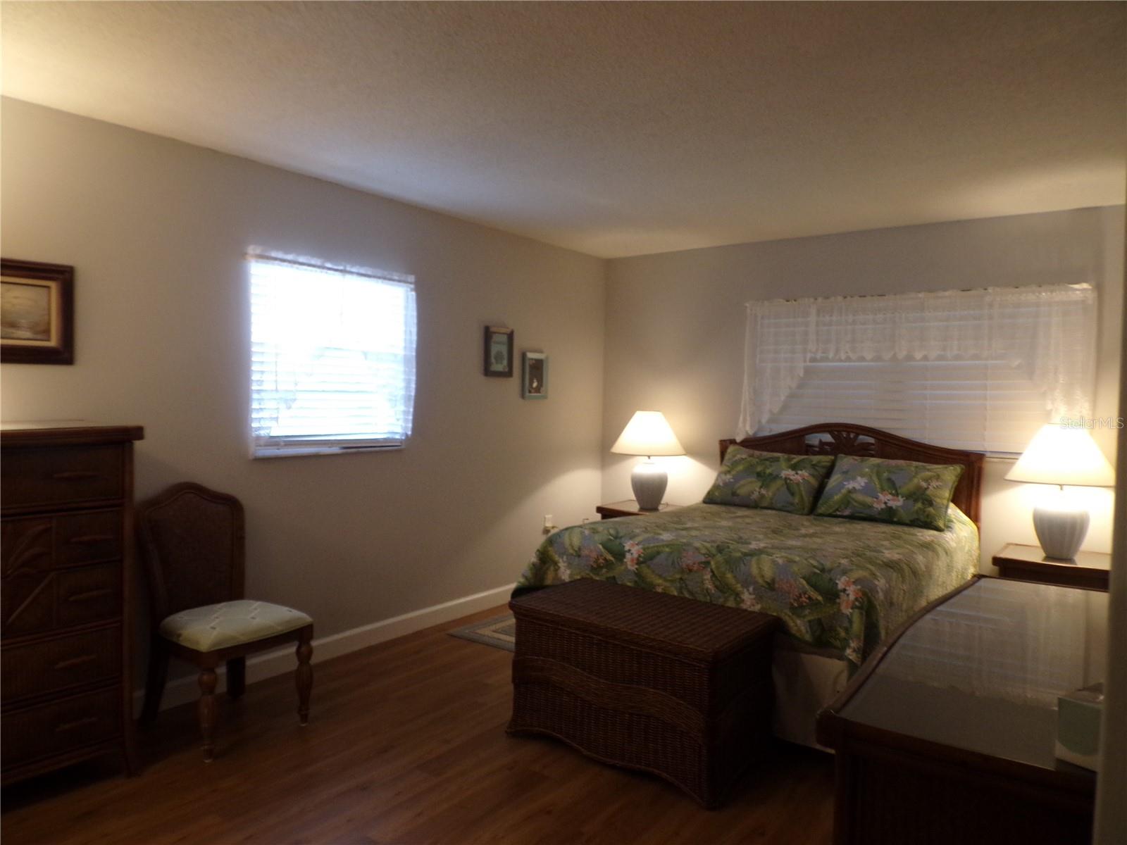 Image 20 of 54 For 608 Park Circle