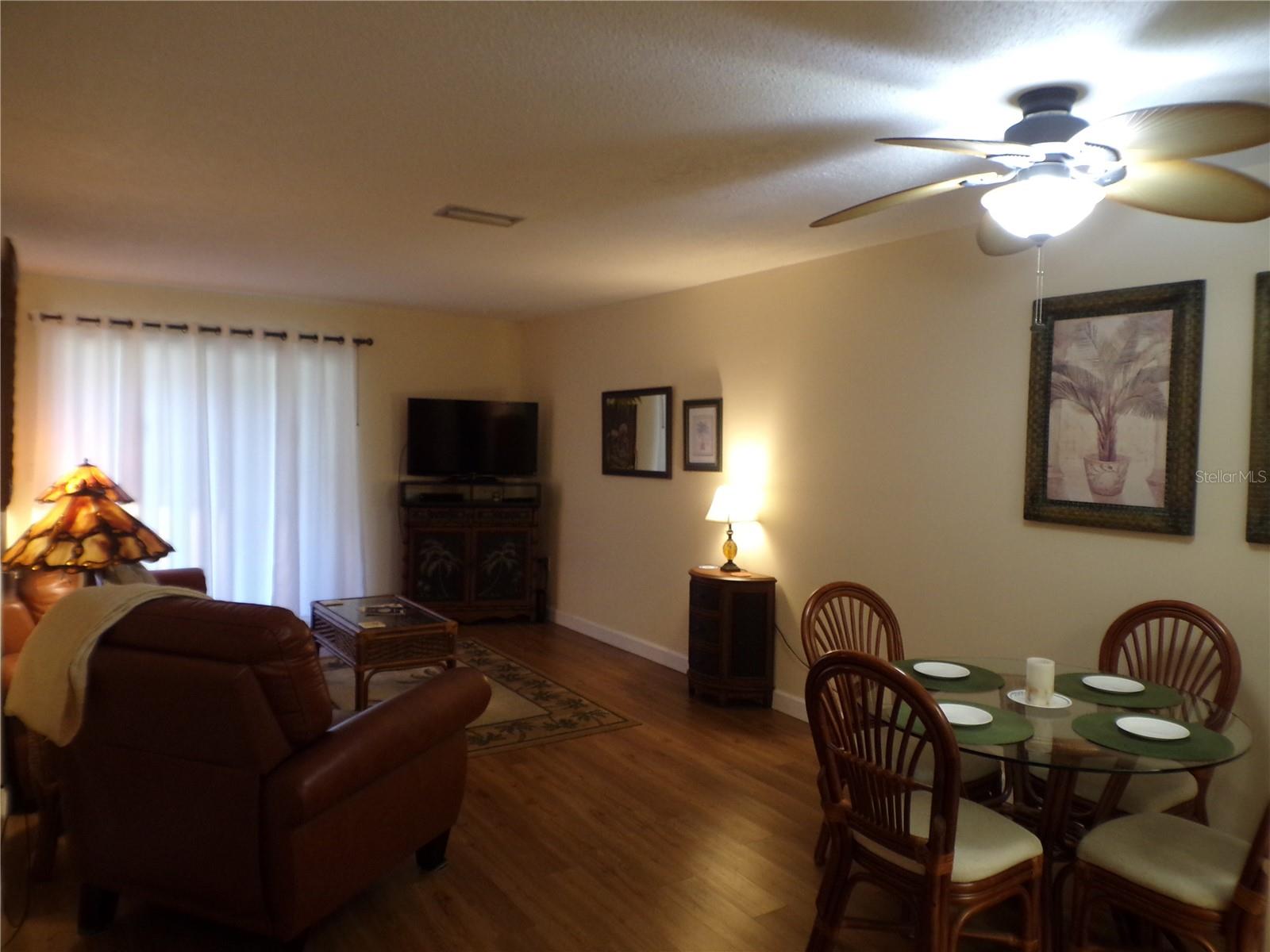 Image 5 of 54 For 608 Park Circle