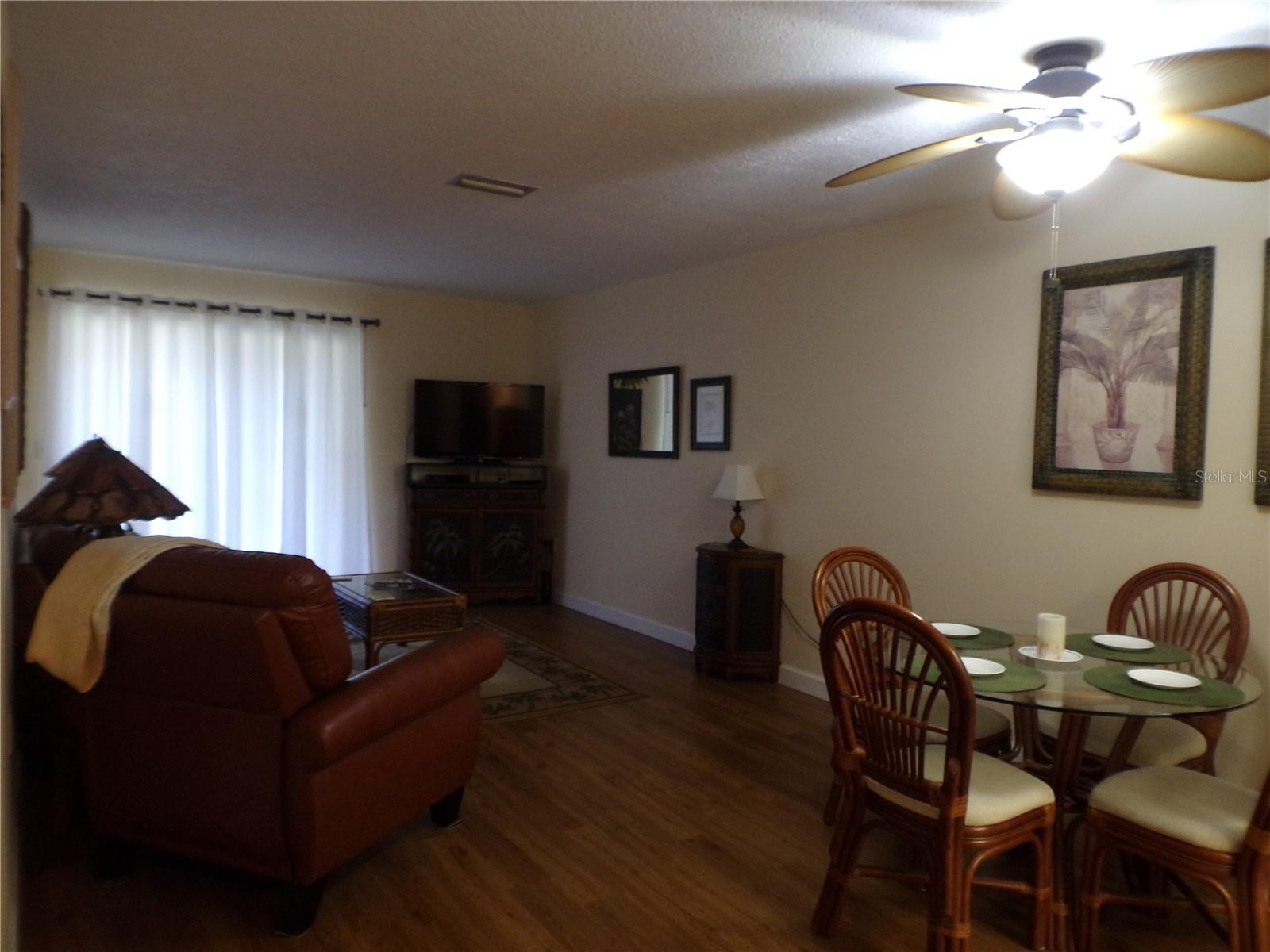 Image 9 of 54 For 608 Park Circle