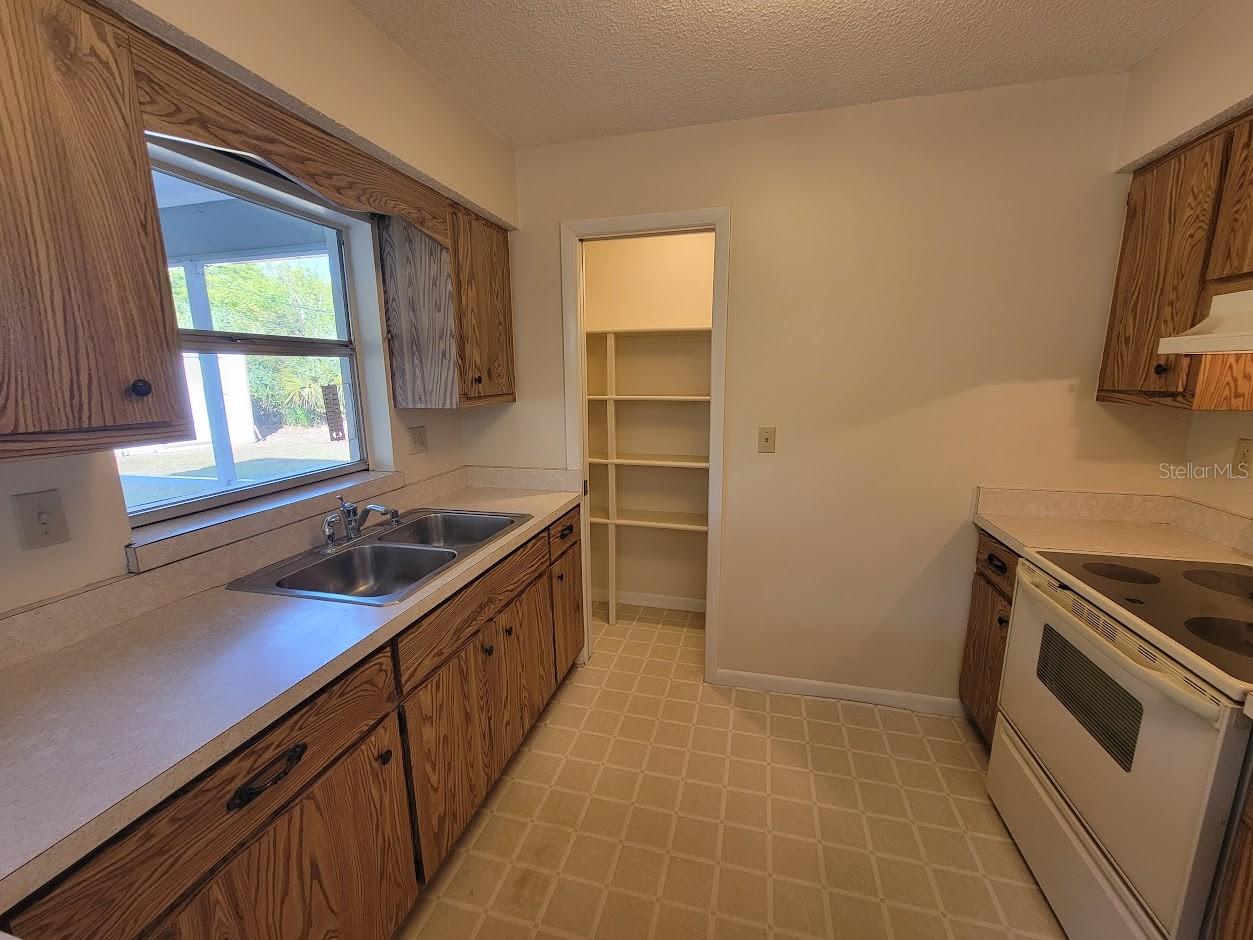 Image 7 of 28 For 23358 Racine Avenue