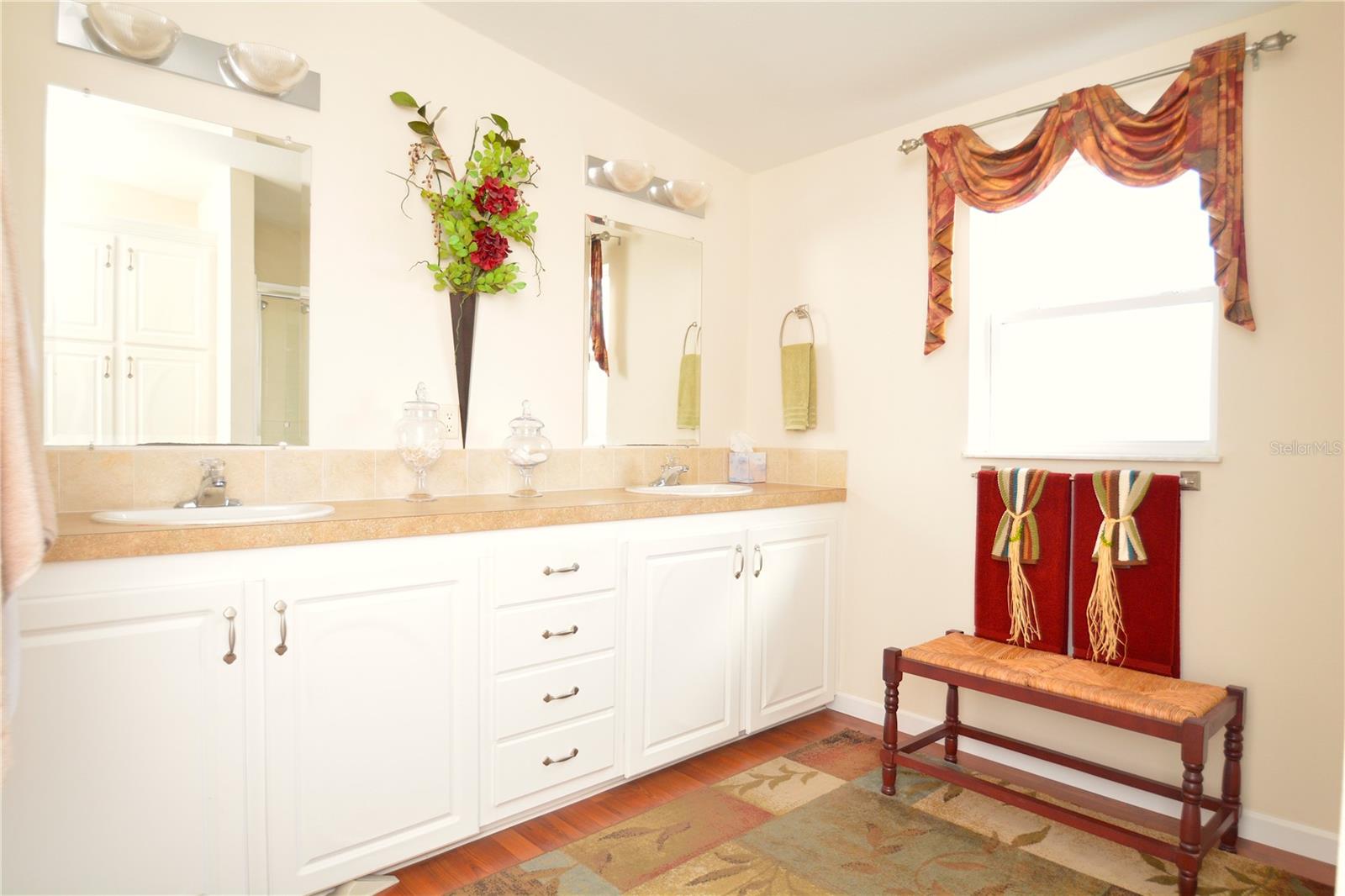 Image 12 of 31 For 717 Carefree