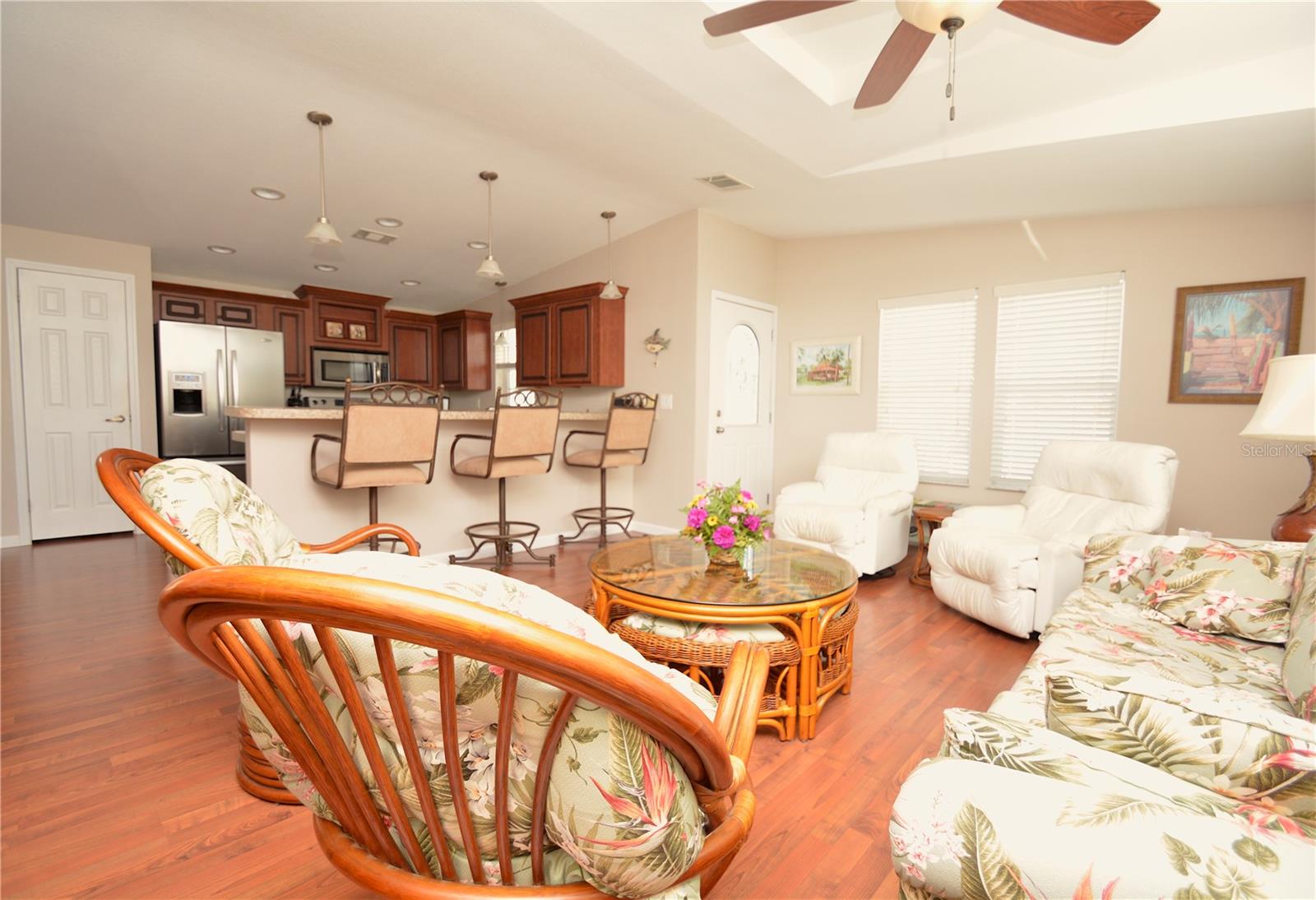 Image 17 of 31 For 717 Carefree