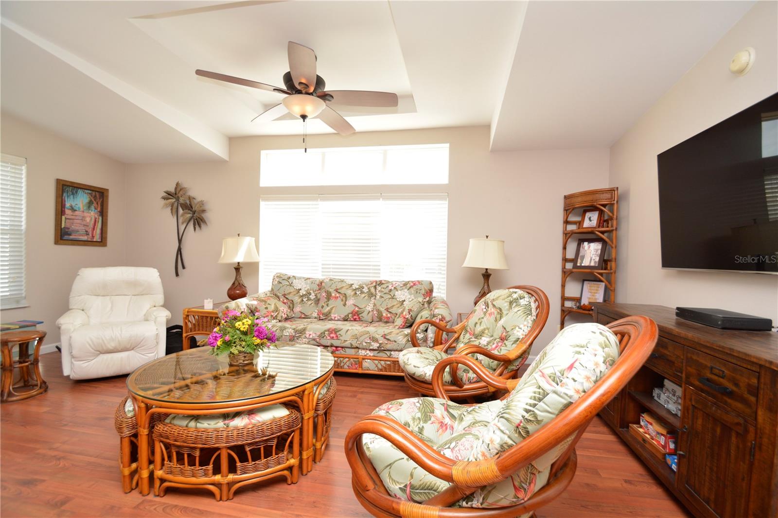 Image 18 of 31 For 717 Carefree