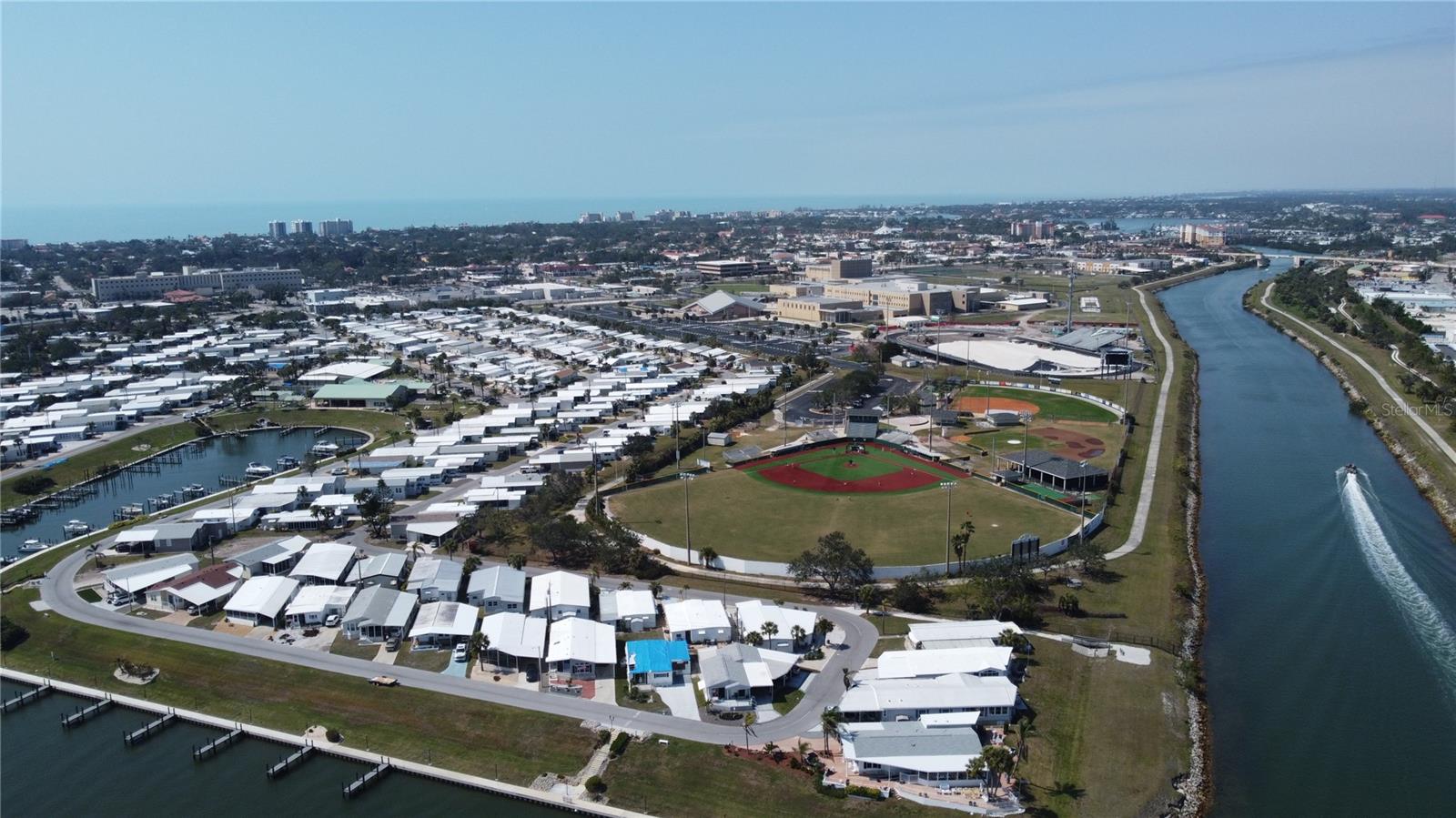 Image 2 of 31 For 717 Carefree